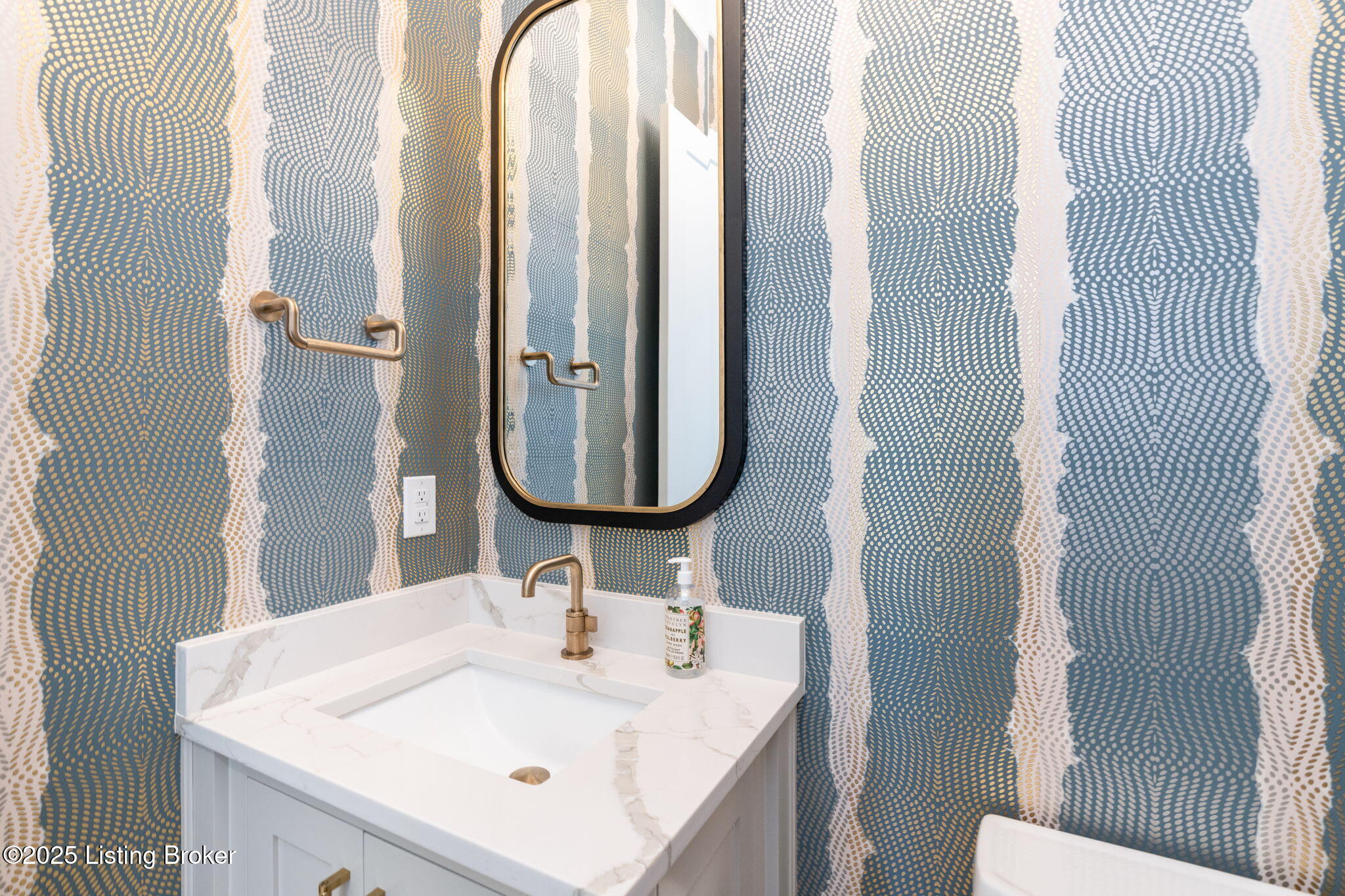 Crestwood, Kentucky, 40014, United States, 5 Bedrooms Bedrooms, ,5 BathroomsBathrooms,Residential,Active,1880027