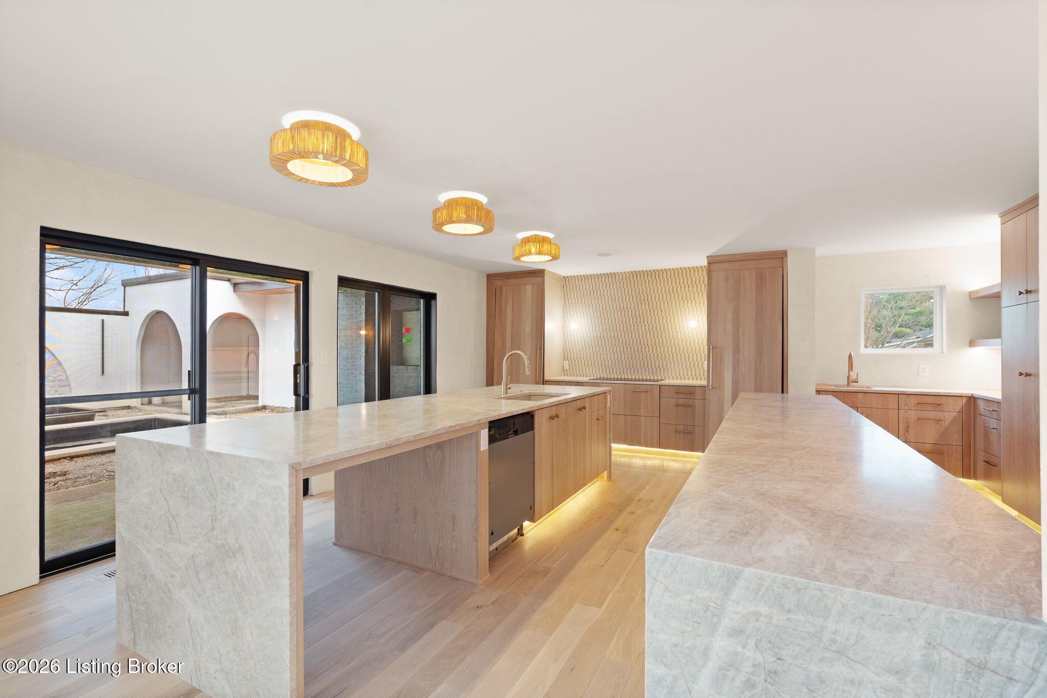 Shelbyville, Kentucky, 40065, United States, 5 Bedrooms Bedrooms, ,5 BathroomsBathrooms,Residential,Active,2007617