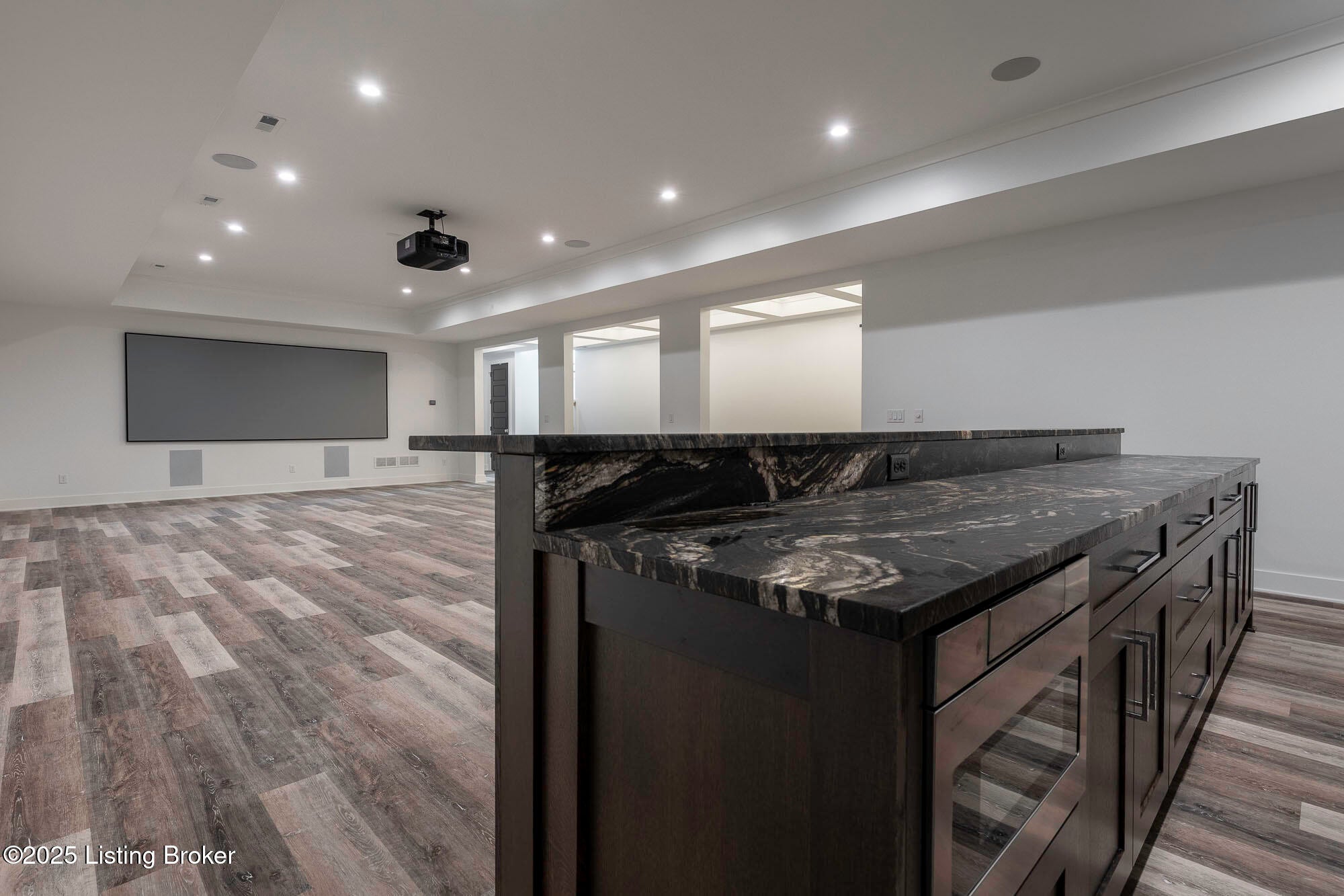 Prospect, Kentucky, 40059, United States, 5 Bedrooms Bedrooms, ,7 BathroomsBathrooms,Residential,Active,1894198