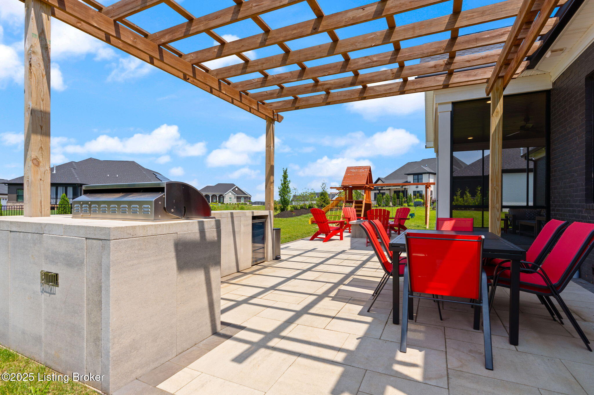 Crestwood, Kentucky, 40014, United States, 5 Bedrooms Bedrooms, ,5 BathroomsBathrooms,Residential,Active,1880027