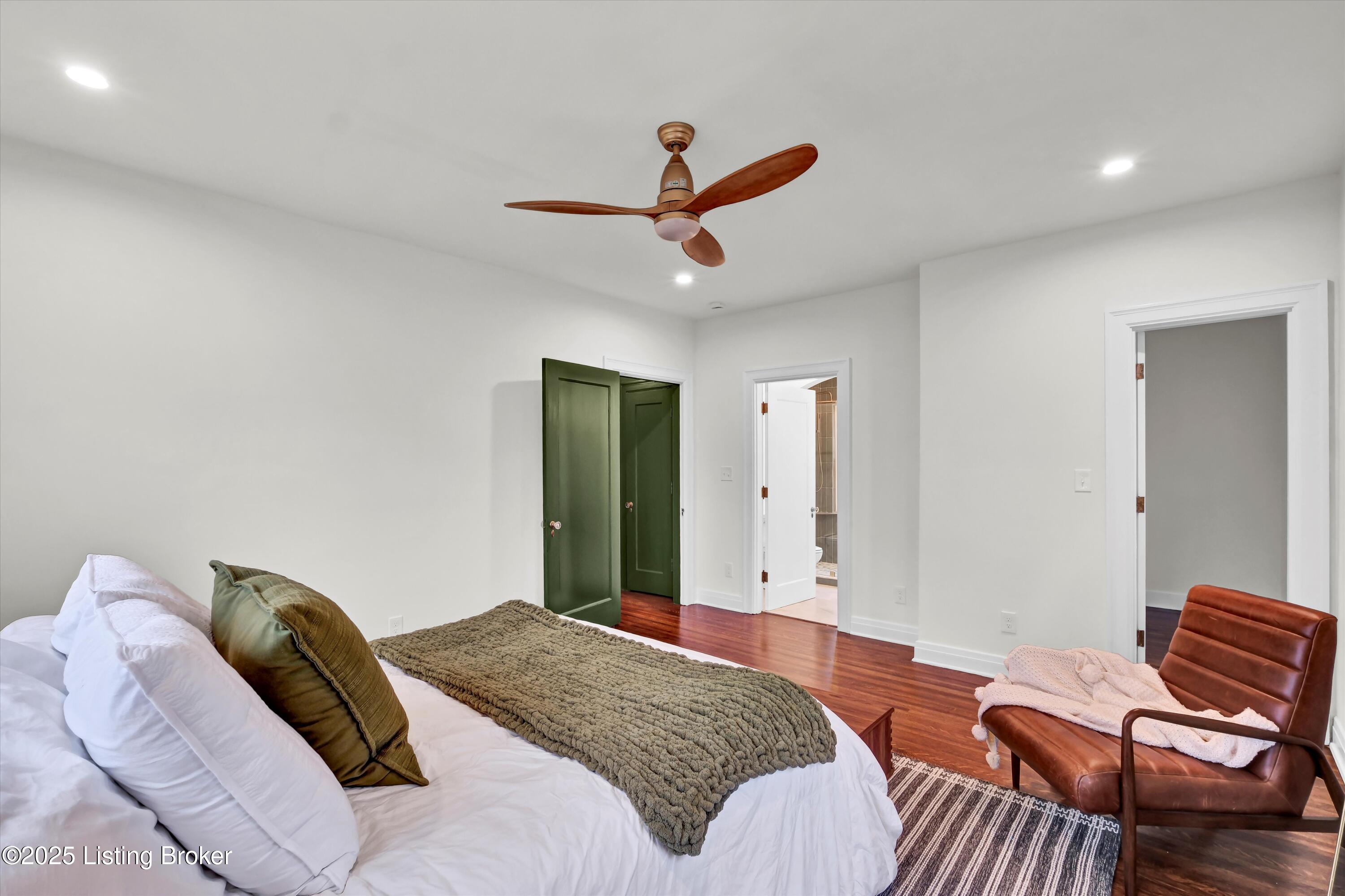 Louisville, Kentucky, 40205, United States, 4 Bedrooms Bedrooms, ,5 BathroomsBathrooms,Residential,Active,1996579