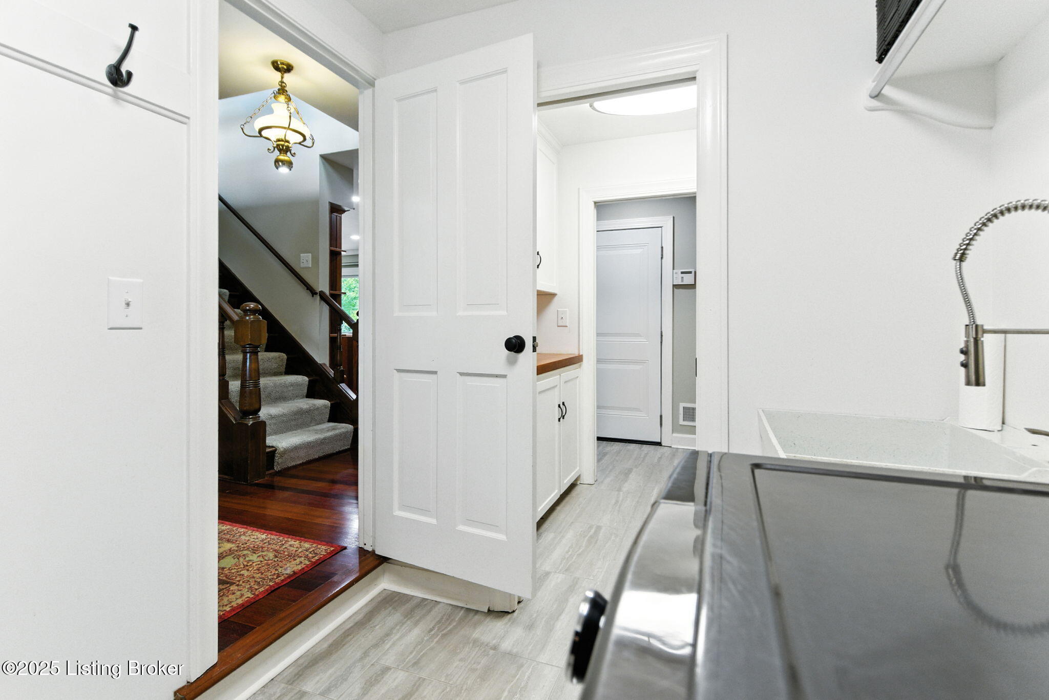 Louisville, Kentucky, 40222, United States, 5 Bedrooms Bedrooms, ,5 BathroomsBathrooms,Residential,Active,1929431