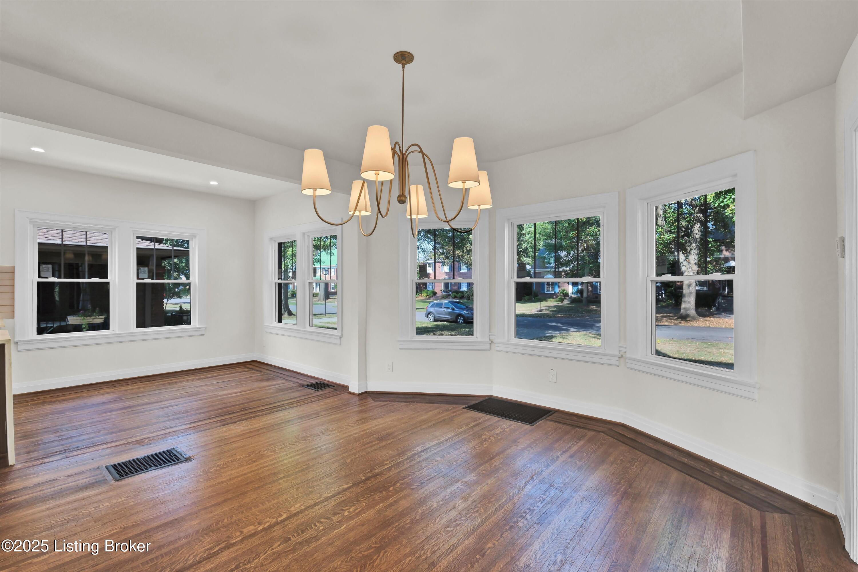 Louisville, Kentucky, 40205, United States, 4 Bedrooms Bedrooms, ,5 BathroomsBathrooms,Residential,Active,1953367