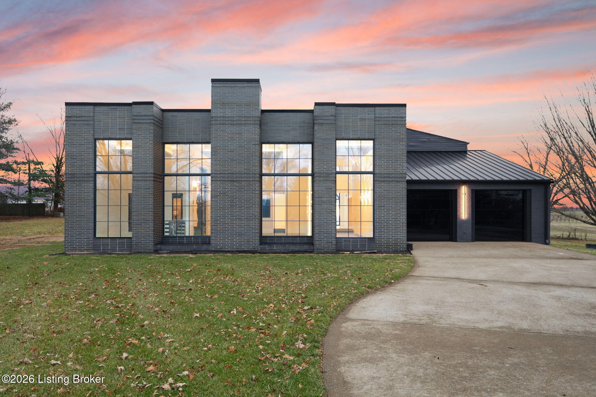 Shelbyville, Kentucky, 40065, United States, 5 Bedrooms Bedrooms, ,5 BathroomsBathrooms,Residential,Active,2007617