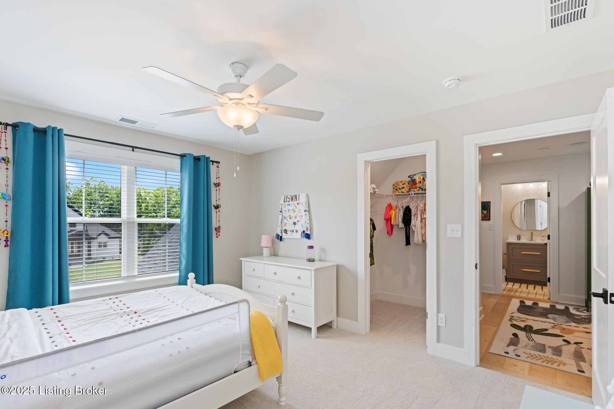 Crestwood, Kentucky, 40014, United States, 5 Bedrooms Bedrooms, ,5 BathroomsBathrooms,Residential,Active,1880027