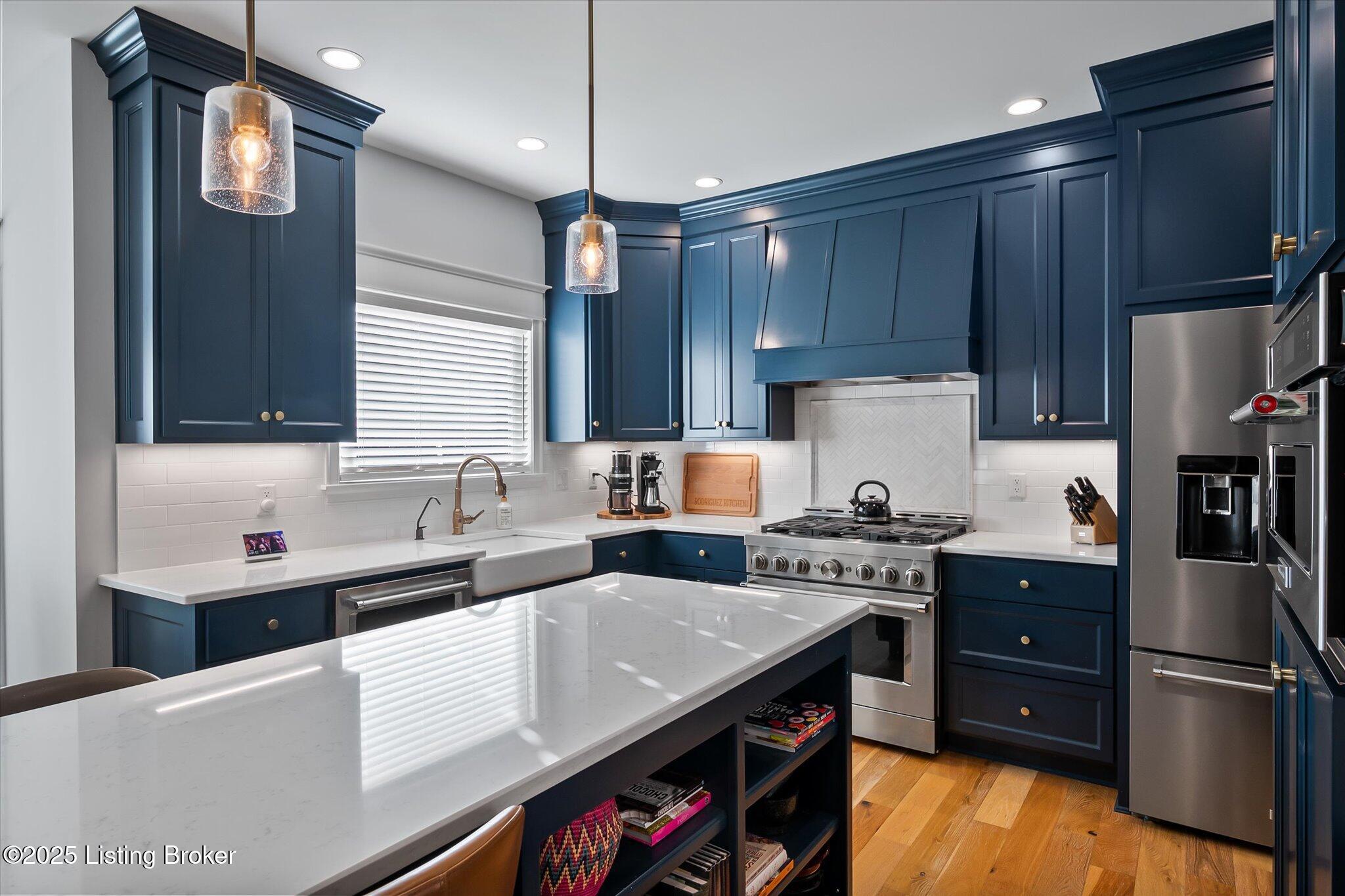 Crestwood, Kentucky, 40014, United States, 6 Bedrooms Bedrooms, ,5 BathroomsBathrooms,Residential,Active,1926918