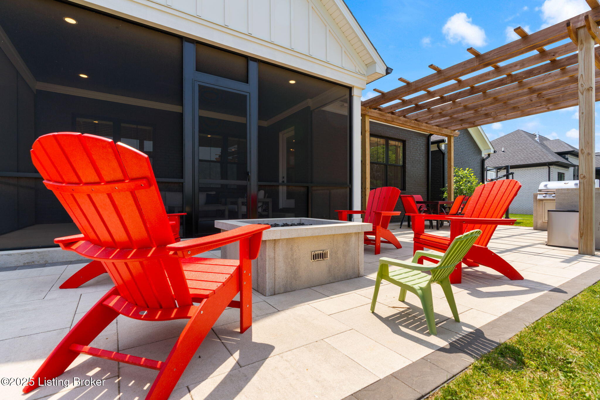 Crestwood, Kentucky, 40014, United States, 5 Bedrooms Bedrooms, ,5 BathroomsBathrooms,Residential,Active,1880027