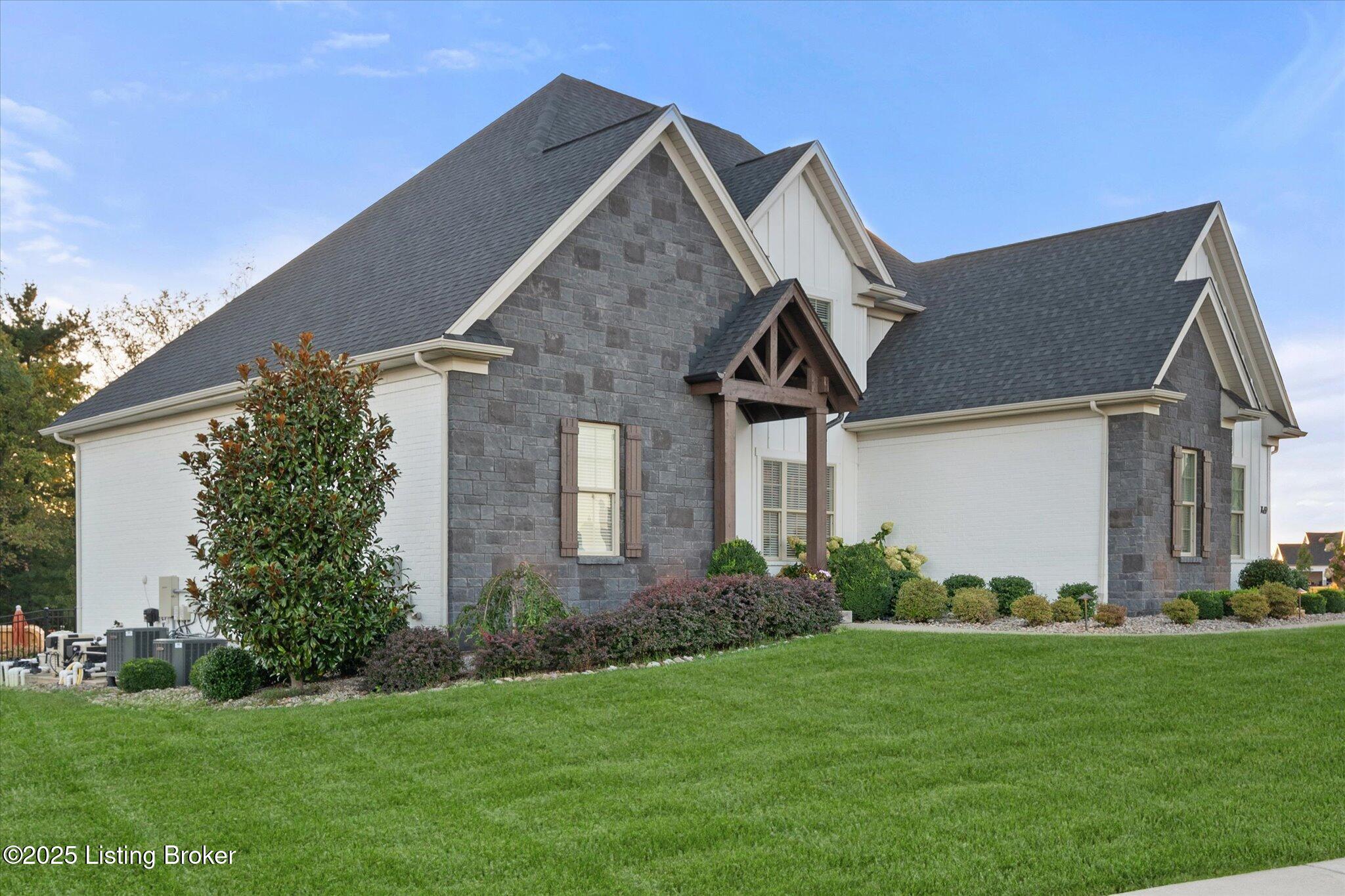 Crestwood, Kentucky, 40014, United States, 6 Bedrooms Bedrooms, ,5 BathroomsBathrooms,Residential,Active,1926918