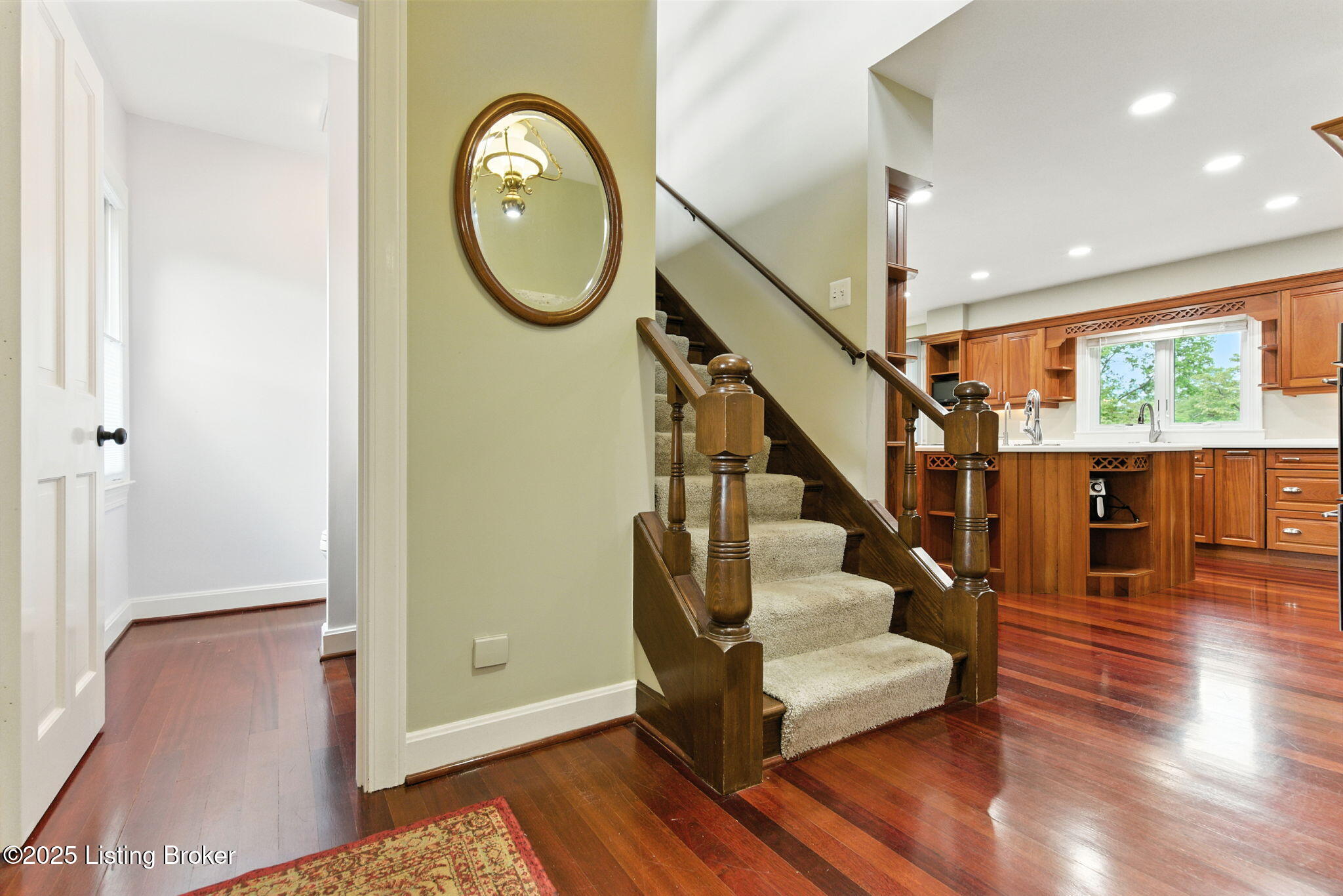 Louisville, Kentucky, 40222, United States, 5 Bedrooms Bedrooms, ,5 BathroomsBathrooms,Residential,Active,1929431