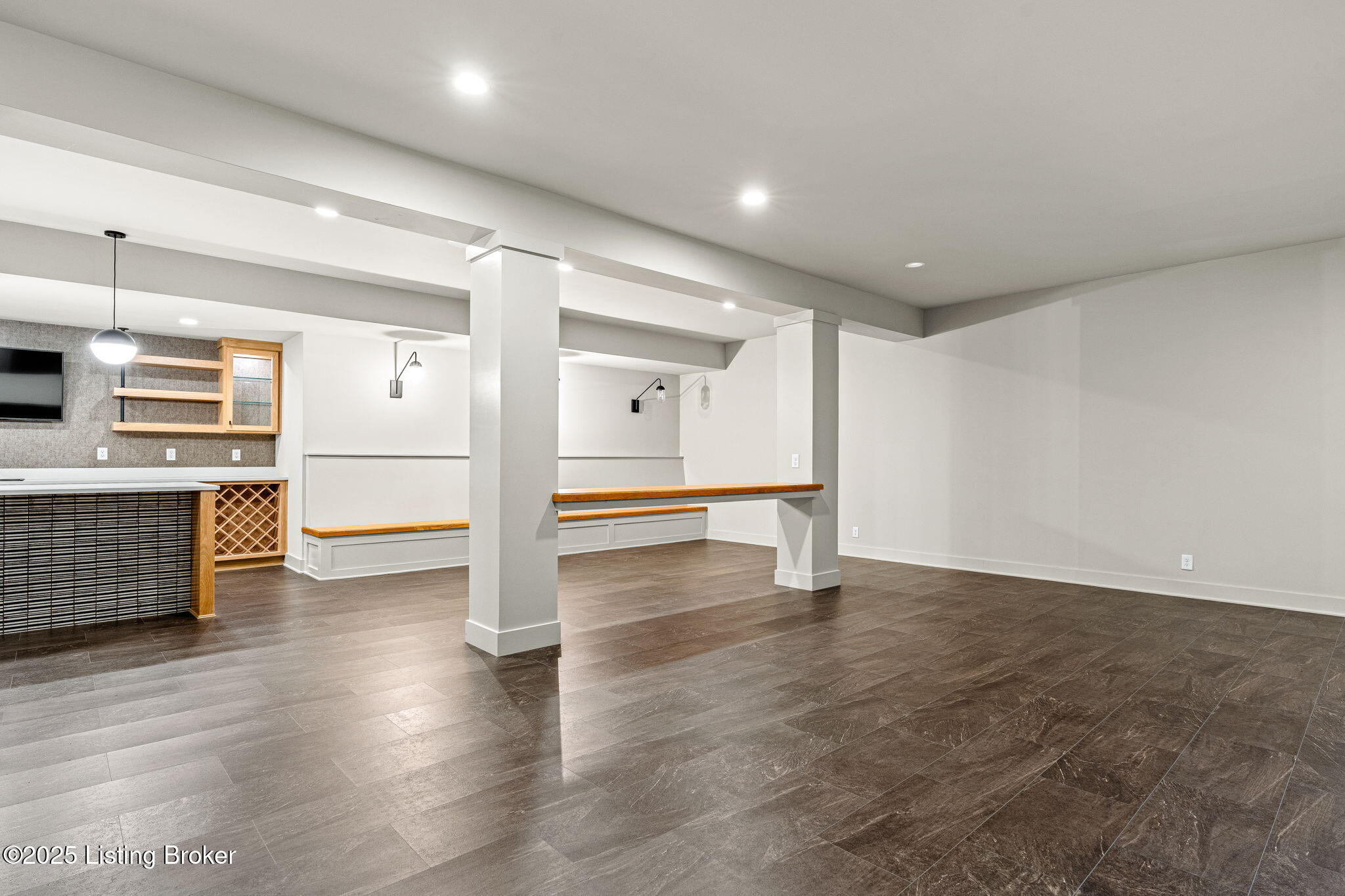 Prospect, Kentucky, 40059, United States, 6 Bedrooms Bedrooms, ,5 BathroomsBathrooms,Residential,Active,1926893