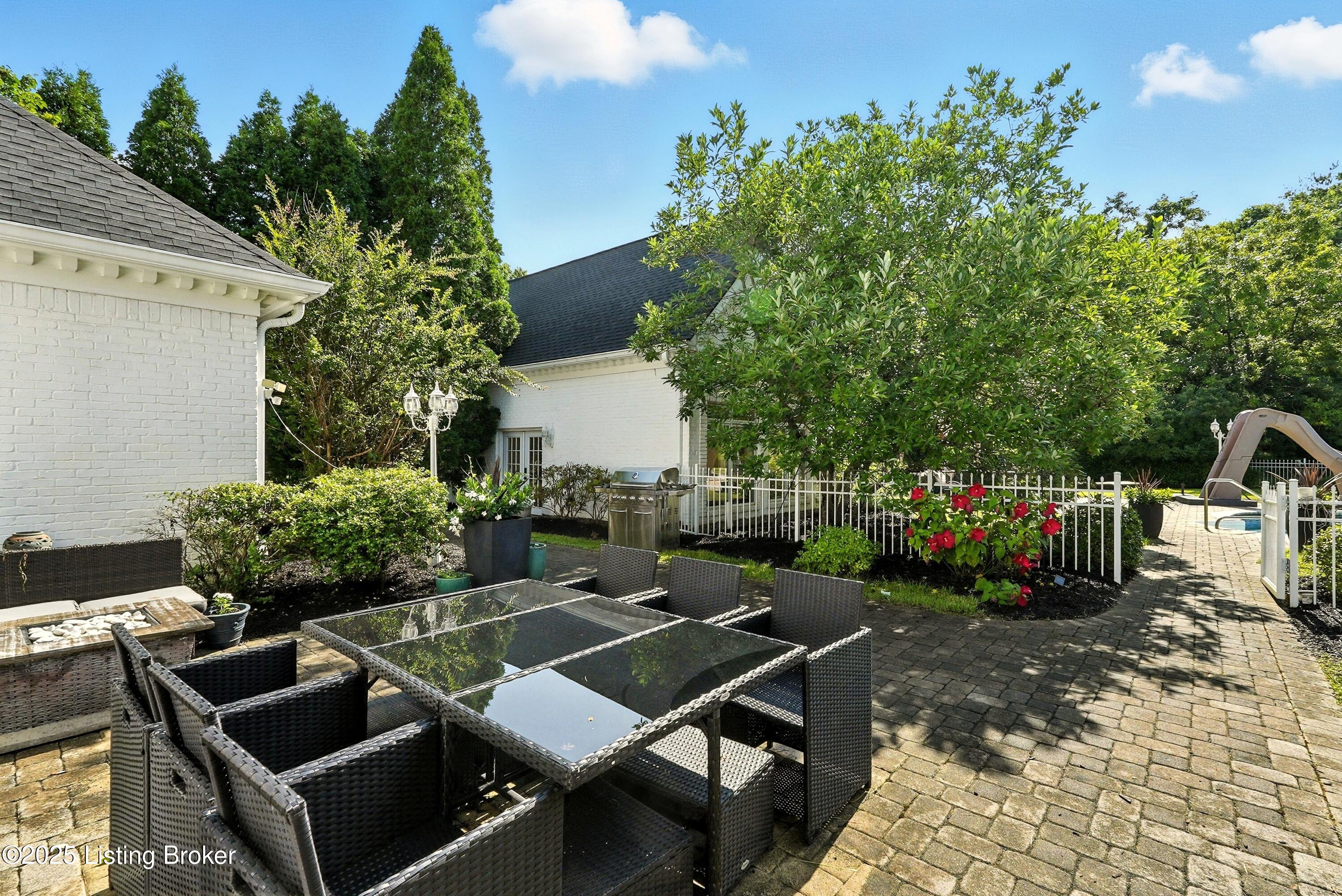 Louisville, Kentucky, 40223, United States, 5 Bedrooms Bedrooms, ,5 BathroomsBathrooms,Residential,Active,1968407