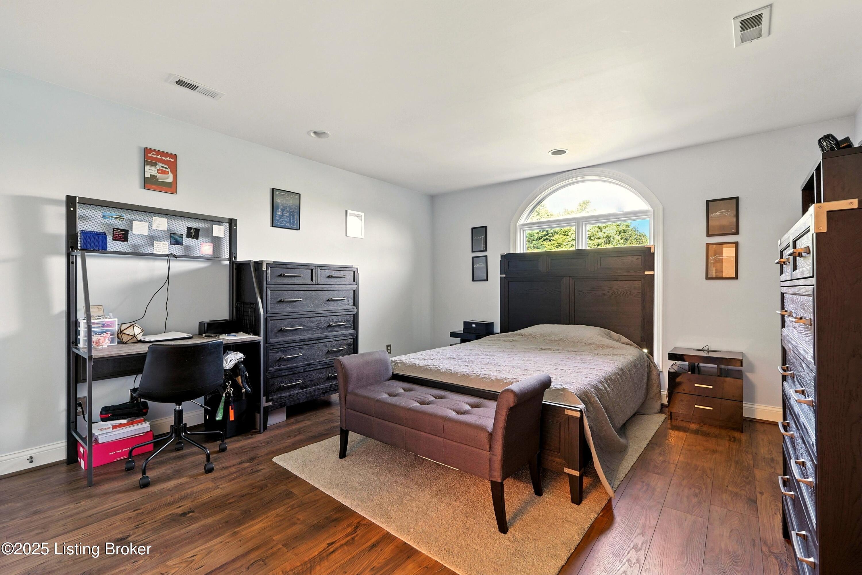 Louisville, Kentucky, 40223, United States, 5 Bedrooms Bedrooms, ,5 BathroomsBathrooms,Residential,Active,1968407