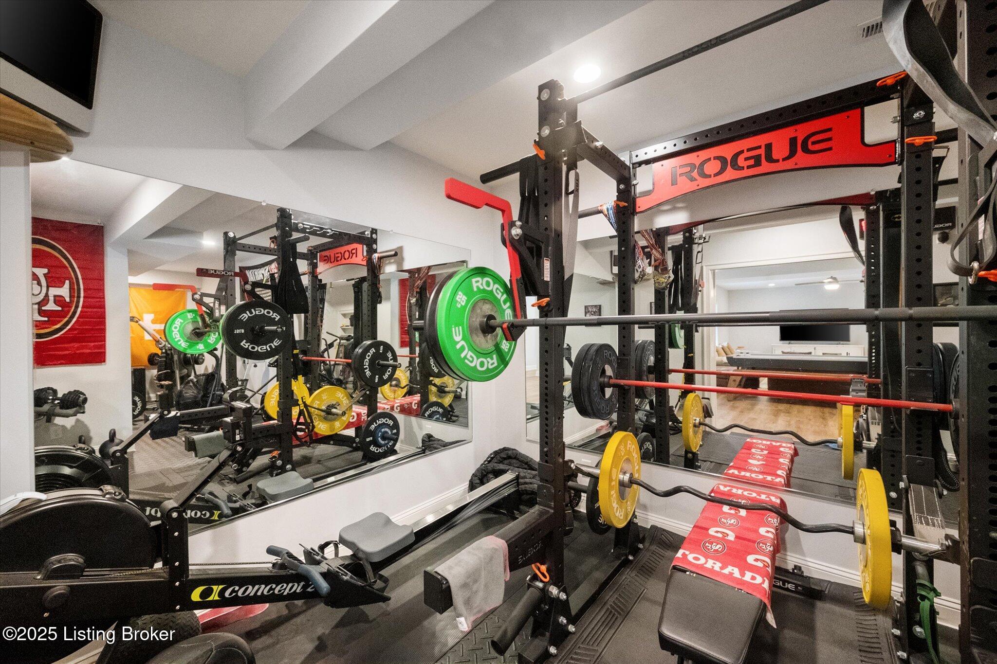 Crestwood, Kentucky, 40014, United States, 6 Bedrooms Bedrooms, ,5 BathroomsBathrooms,Residential,Active,1926918