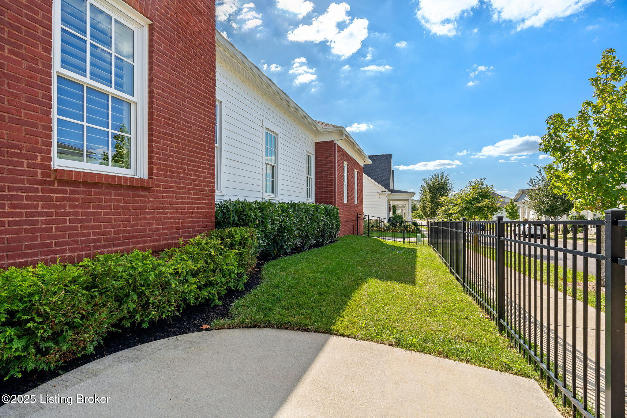 Prospect, Kentucky, 40059, United States, 6 Bedrooms Bedrooms, ,5 BathroomsBathrooms,Residential,Active,1926893