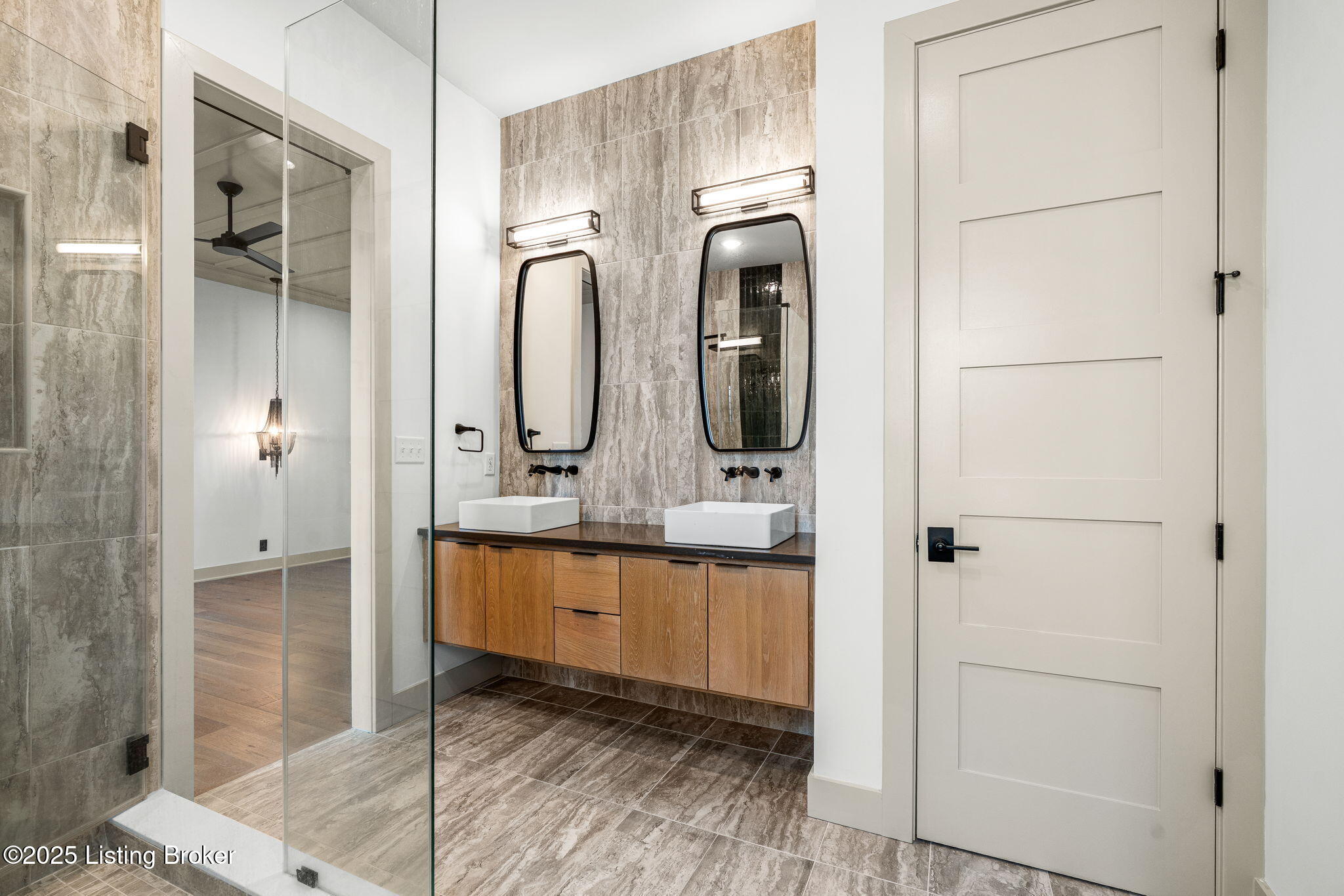 Prospect, Kentucky, 40059, United States, 6 Bedrooms Bedrooms, ,5 BathroomsBathrooms,Residential,Active,1926893