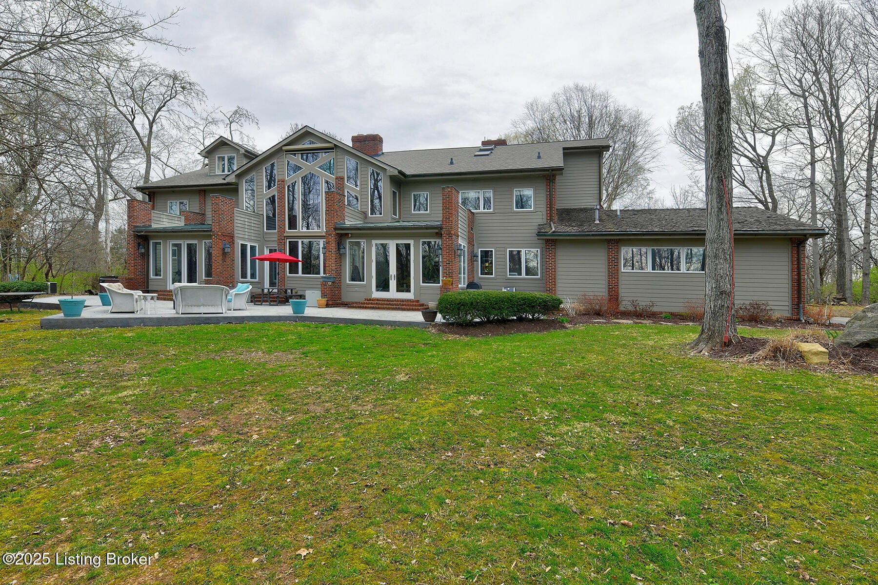 Louisville, Kentucky, 40220, United States, 5 Bedrooms Bedrooms, ,7 BathroomsBathrooms,Residential,Active,1953976
