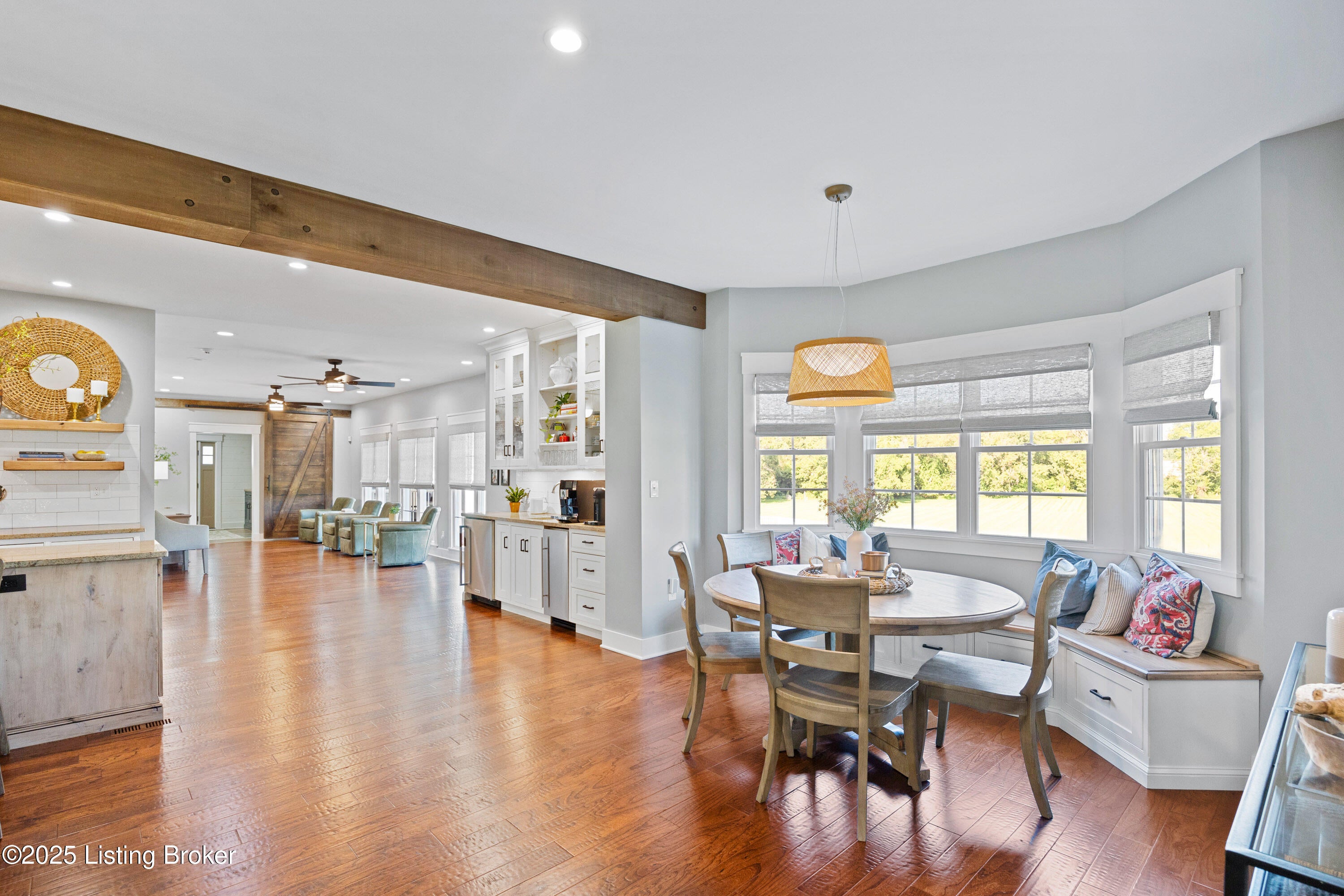 Louisville, Kentucky, 40272, United States, 6 Bedrooms Bedrooms, ,6 BathroomsBathrooms,Residential,Active,1929692