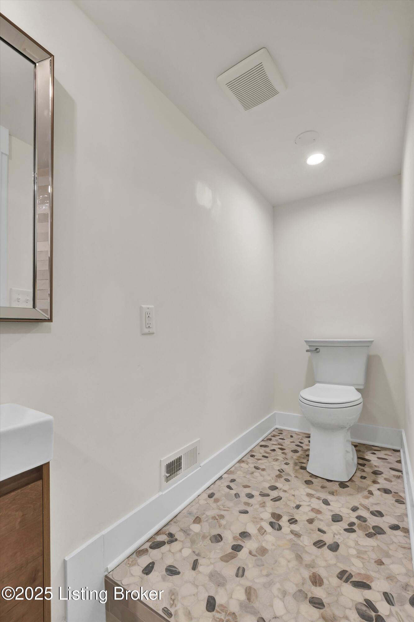 Louisville, Kentucky, 40205, United States, 4 Bedrooms Bedrooms, ,5 BathroomsBathrooms,Residential,Active,1987233