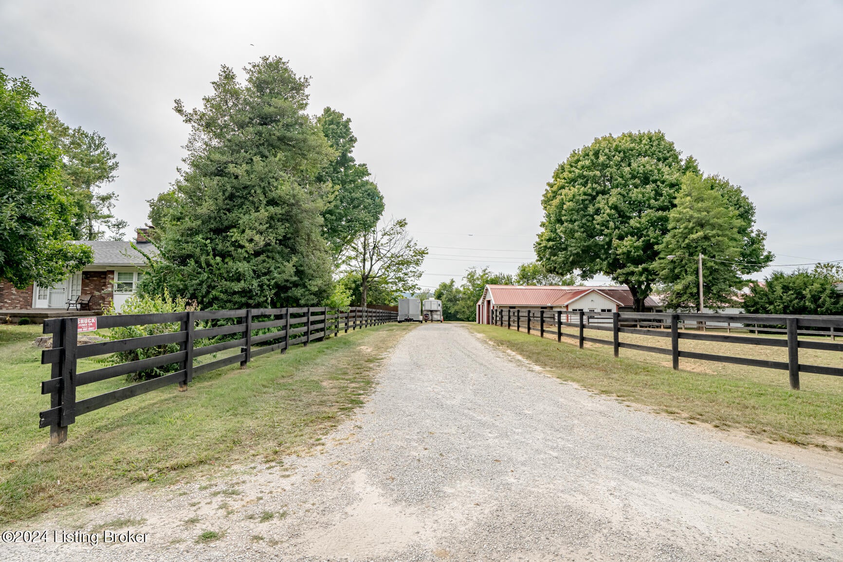 Louisville, Kentucky, 40229, United States, 2 Bedrooms Bedrooms, ,1 BathroomBathrooms,Residential,Active,1964291