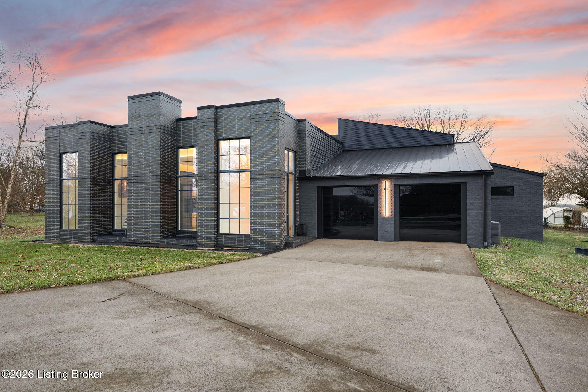 Shelbyville, Kentucky, 40065, United States, 5 Bedrooms Bedrooms, ,5 BathroomsBathrooms,Residential,Active,2007617