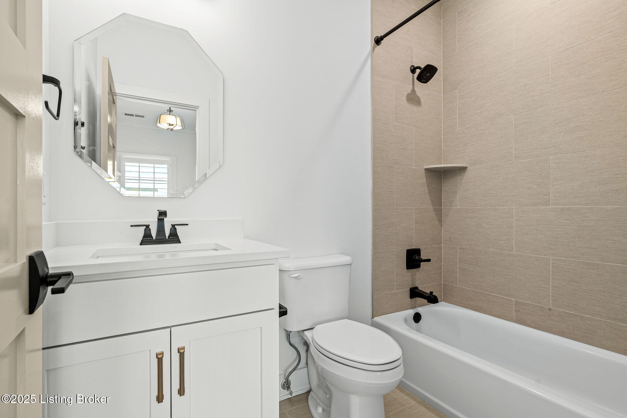 Prospect, Kentucky, 40059, United States, 6 Bedrooms Bedrooms, ,5 BathroomsBathrooms,Residential,Active,1926893