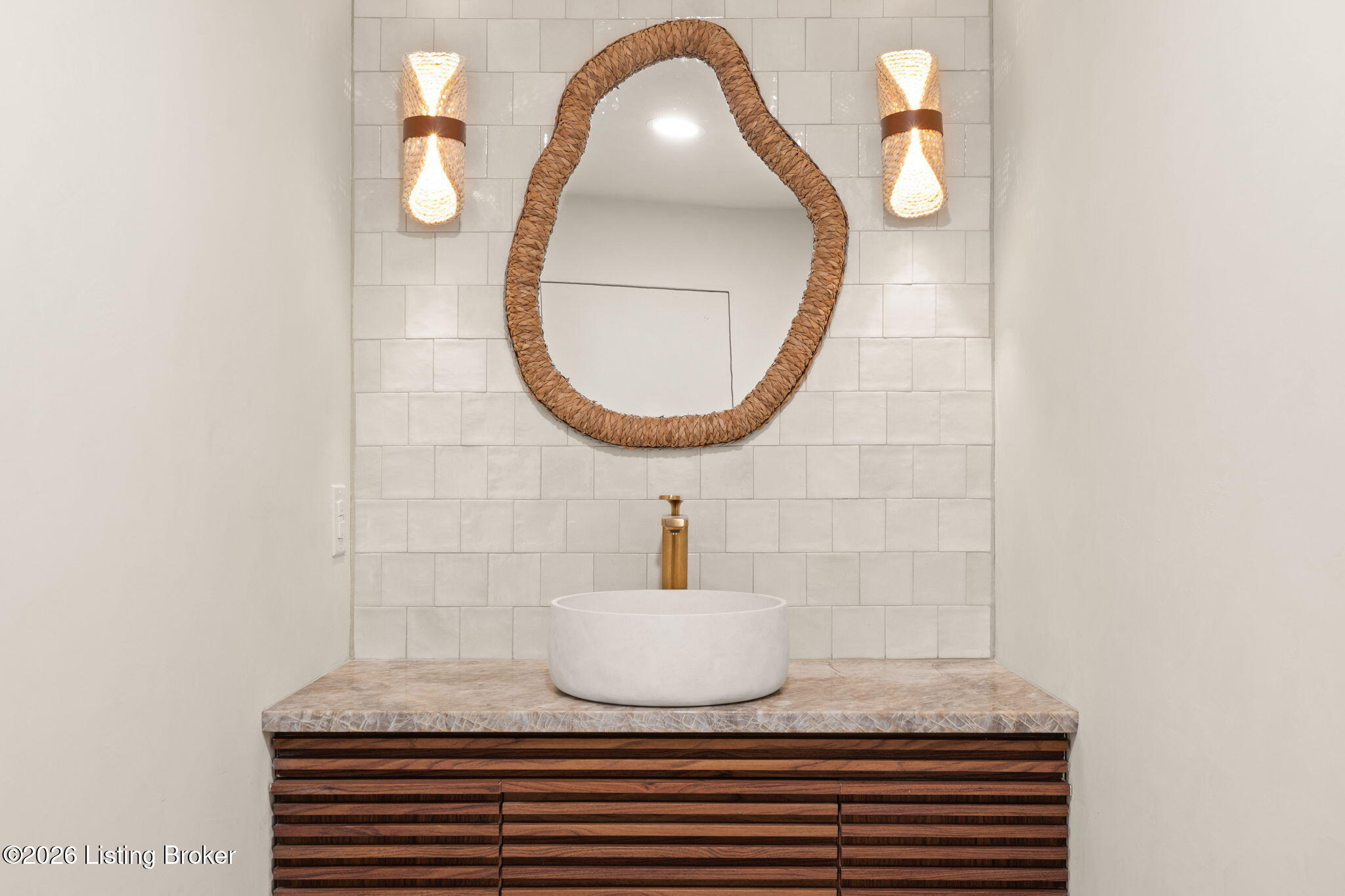 Shelbyville, Kentucky, 40065, United States, 5 Bedrooms Bedrooms, ,5 BathroomsBathrooms,Residential,Active,2007617