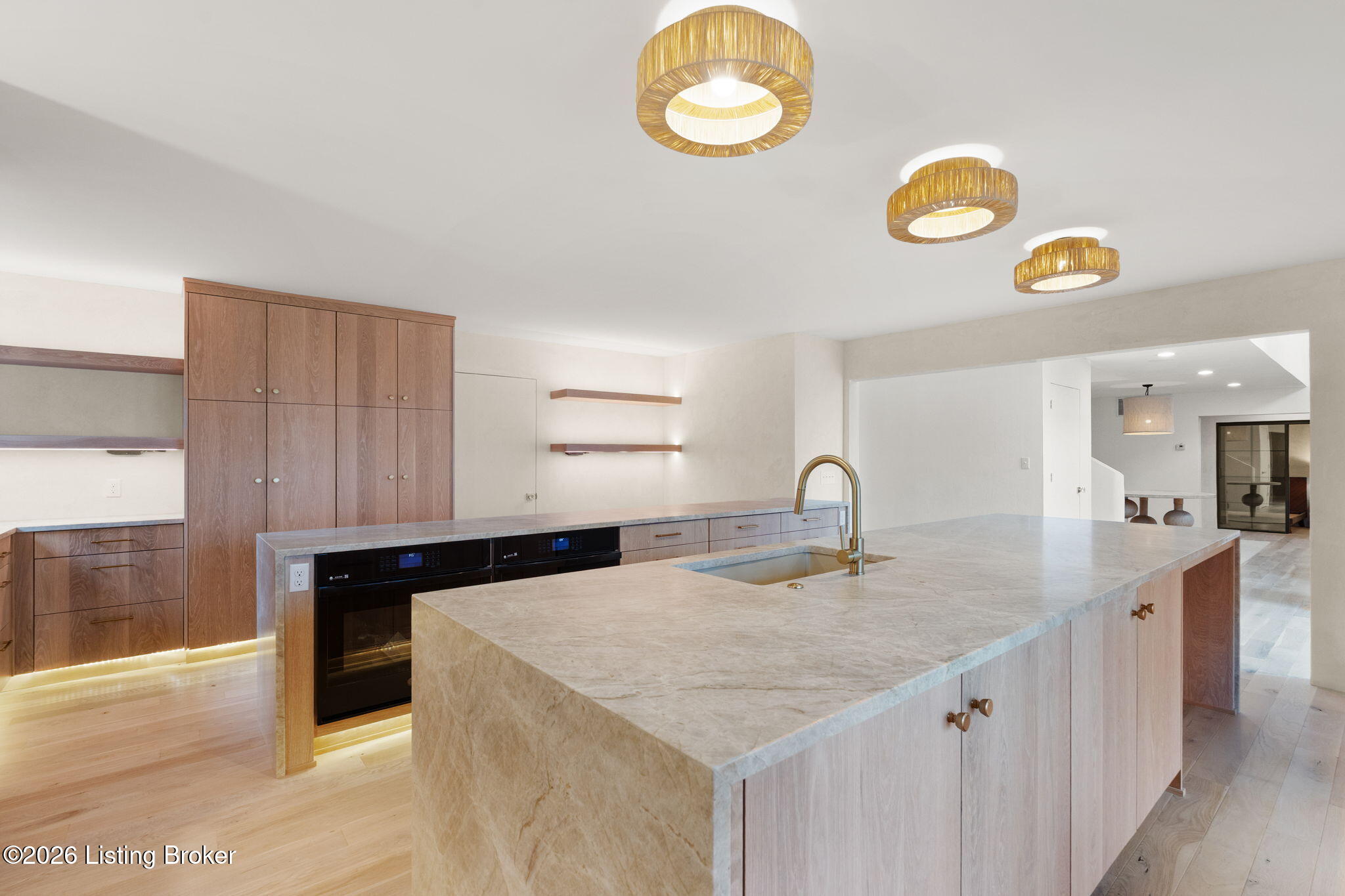 Shelbyville, Kentucky, 40065, United States, 5 Bedrooms Bedrooms, ,5 BathroomsBathrooms,Residential,Active,2007617