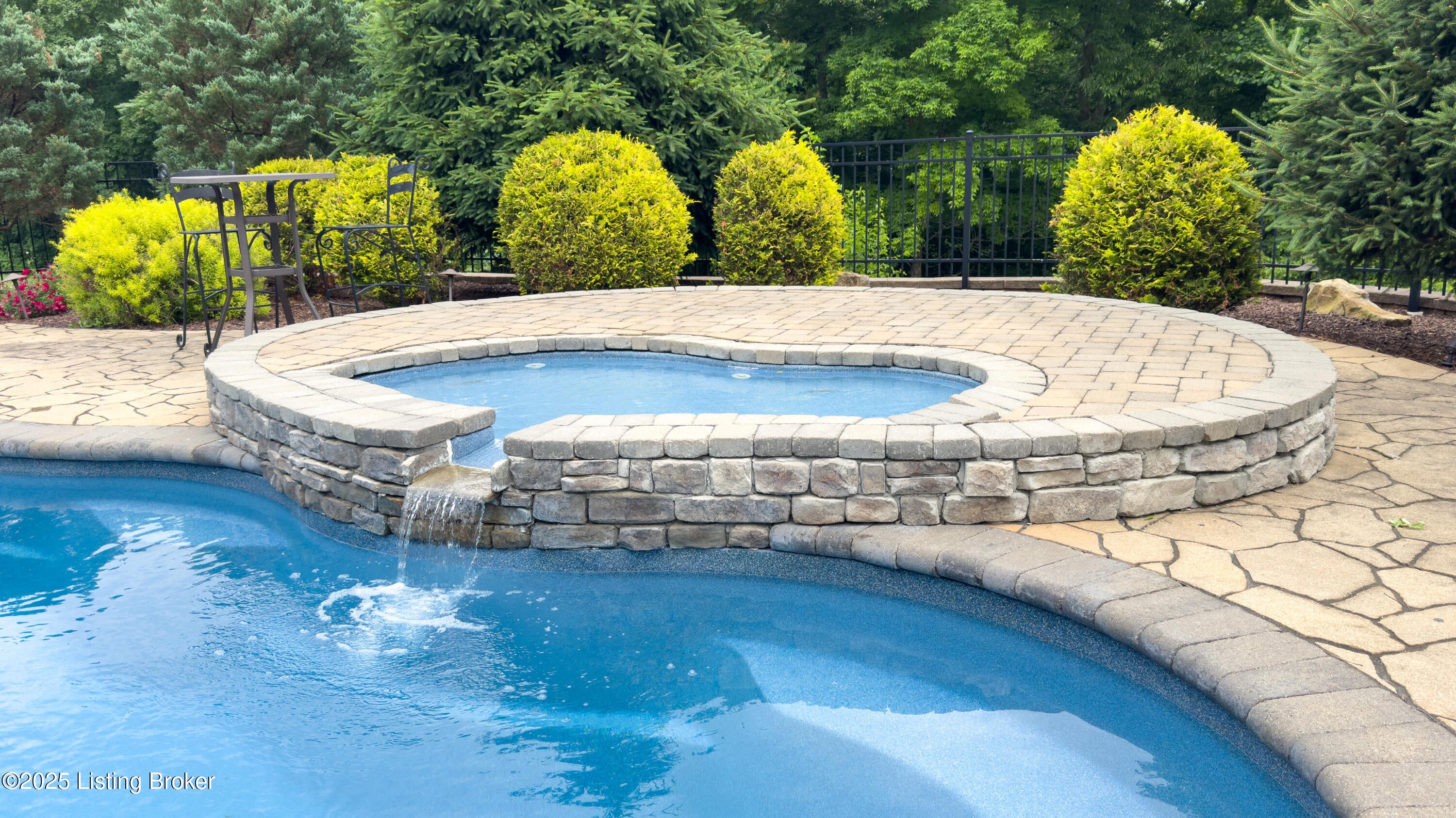 Prospect, Kentucky, 40059, United States, ,5 BathroomsBathrooms,Residential,Active,1849523