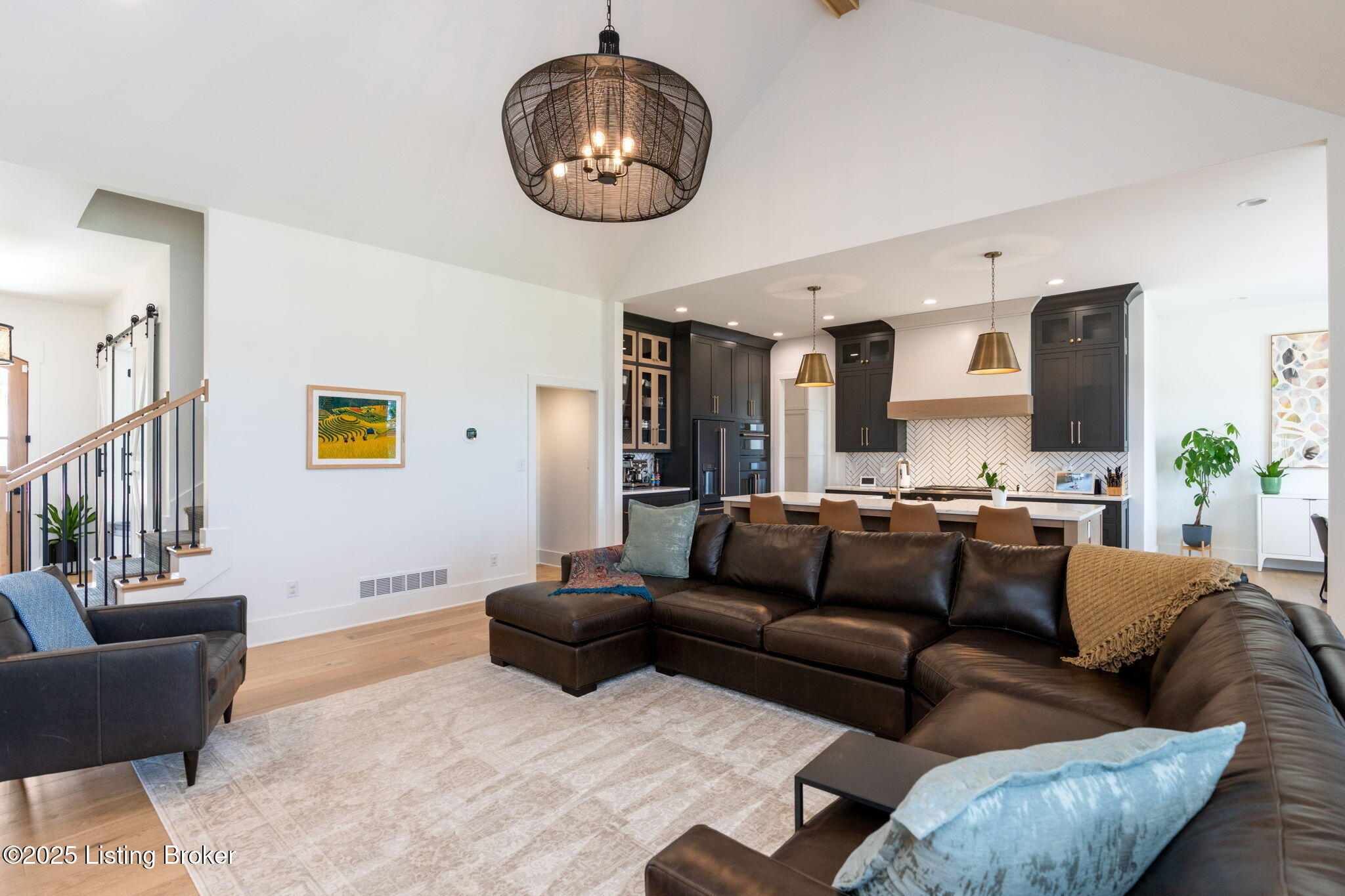 Crestwood, Kentucky, 40014, United States, 5 Bedrooms Bedrooms, ,5 BathroomsBathrooms,Residential,Active,1880027