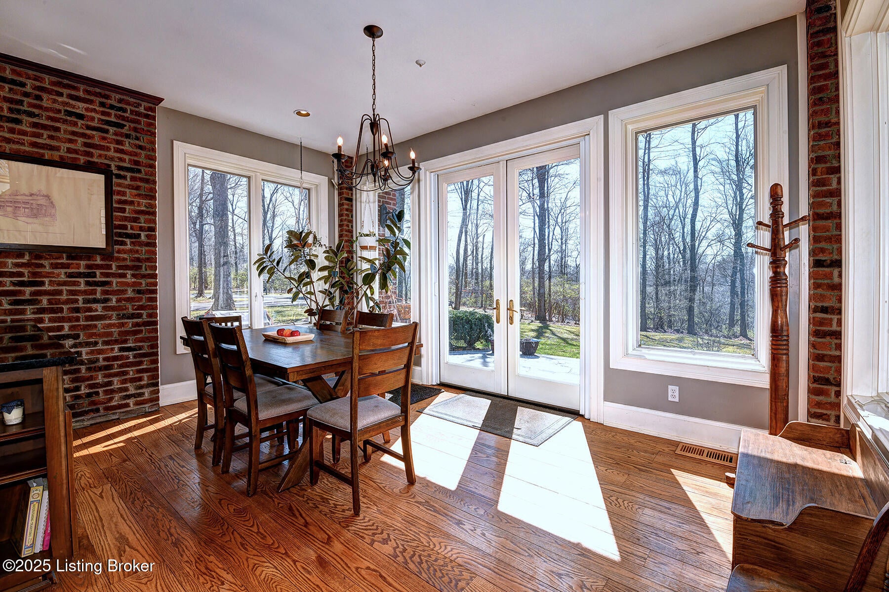 Louisville, Kentucky, 40220, United States, 5 Bedrooms Bedrooms, ,7 BathroomsBathrooms,Residential,Active,1953976