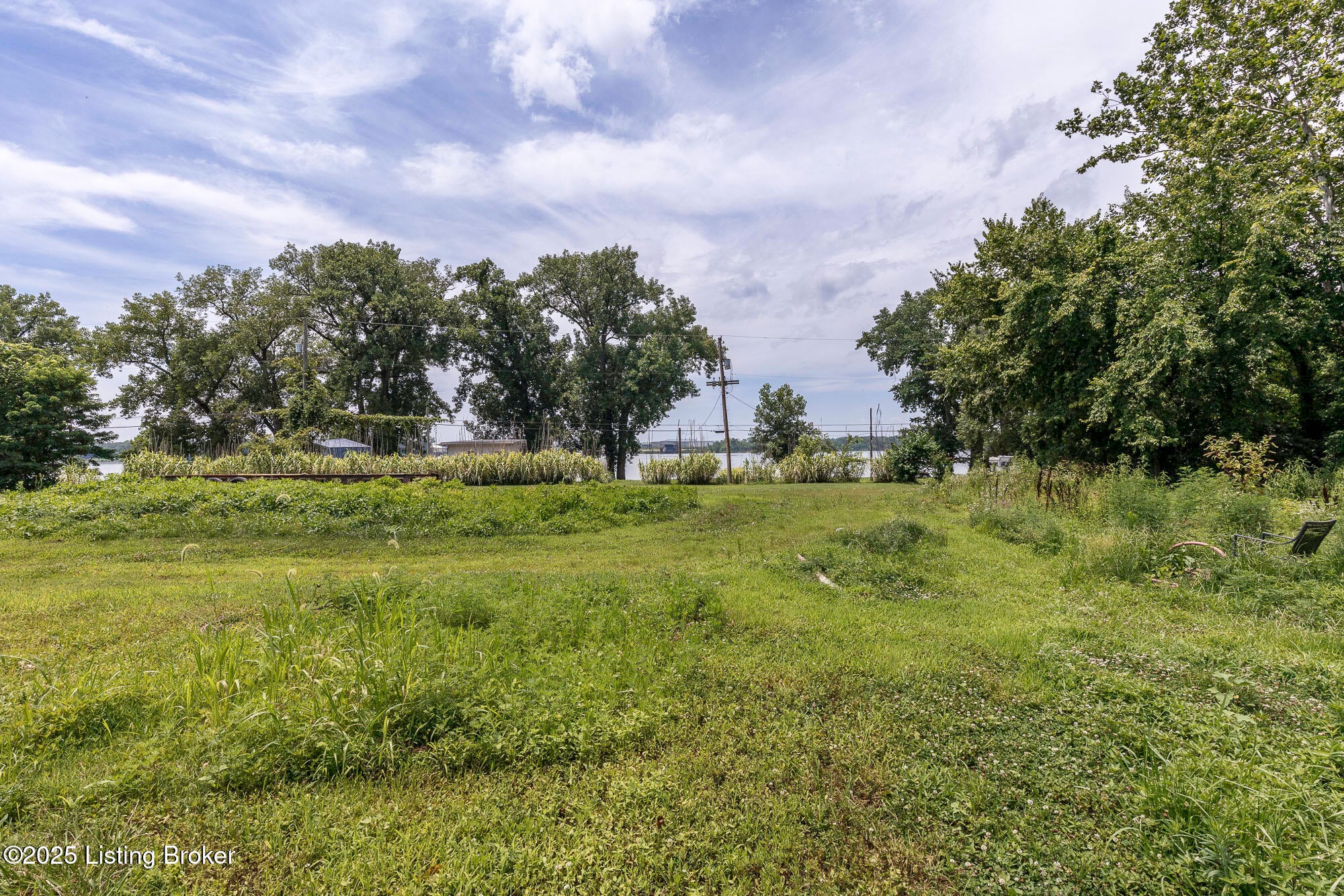 Louisville, Kentucky, 40222, United States, ,2 BathroomsBathrooms,Residential,Active,1888490