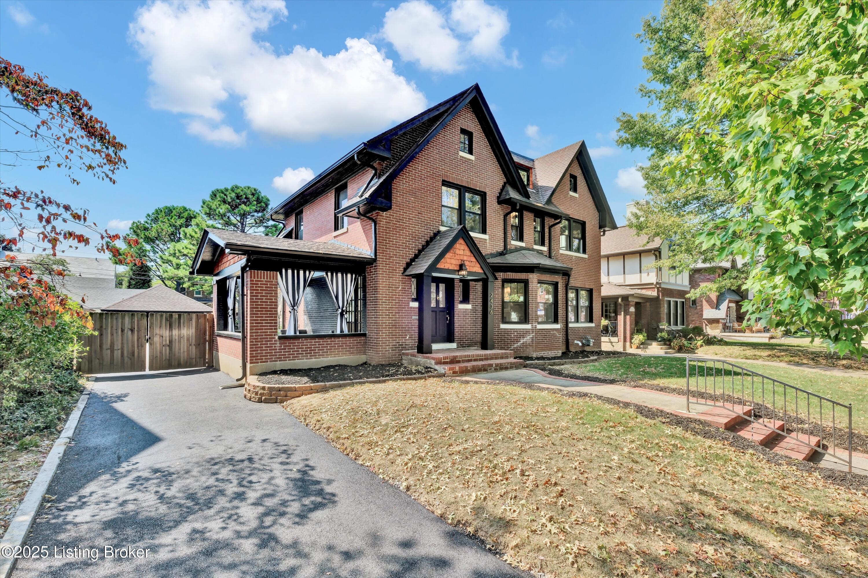 Louisville, Kentucky, 40205, United States, 4 Bedrooms Bedrooms, ,5 BathroomsBathrooms,Residential,Active,1953367