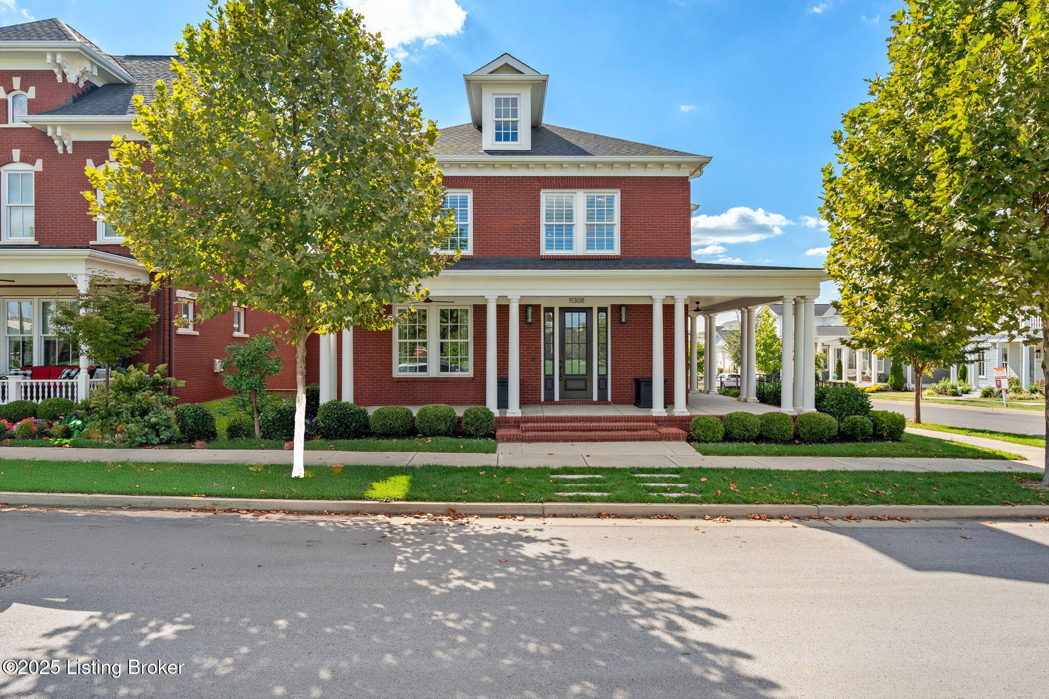 Prospect, Kentucky, 40059, United States, 6 Bedrooms Bedrooms, ,5 BathroomsBathrooms,Residential,Active,1926893