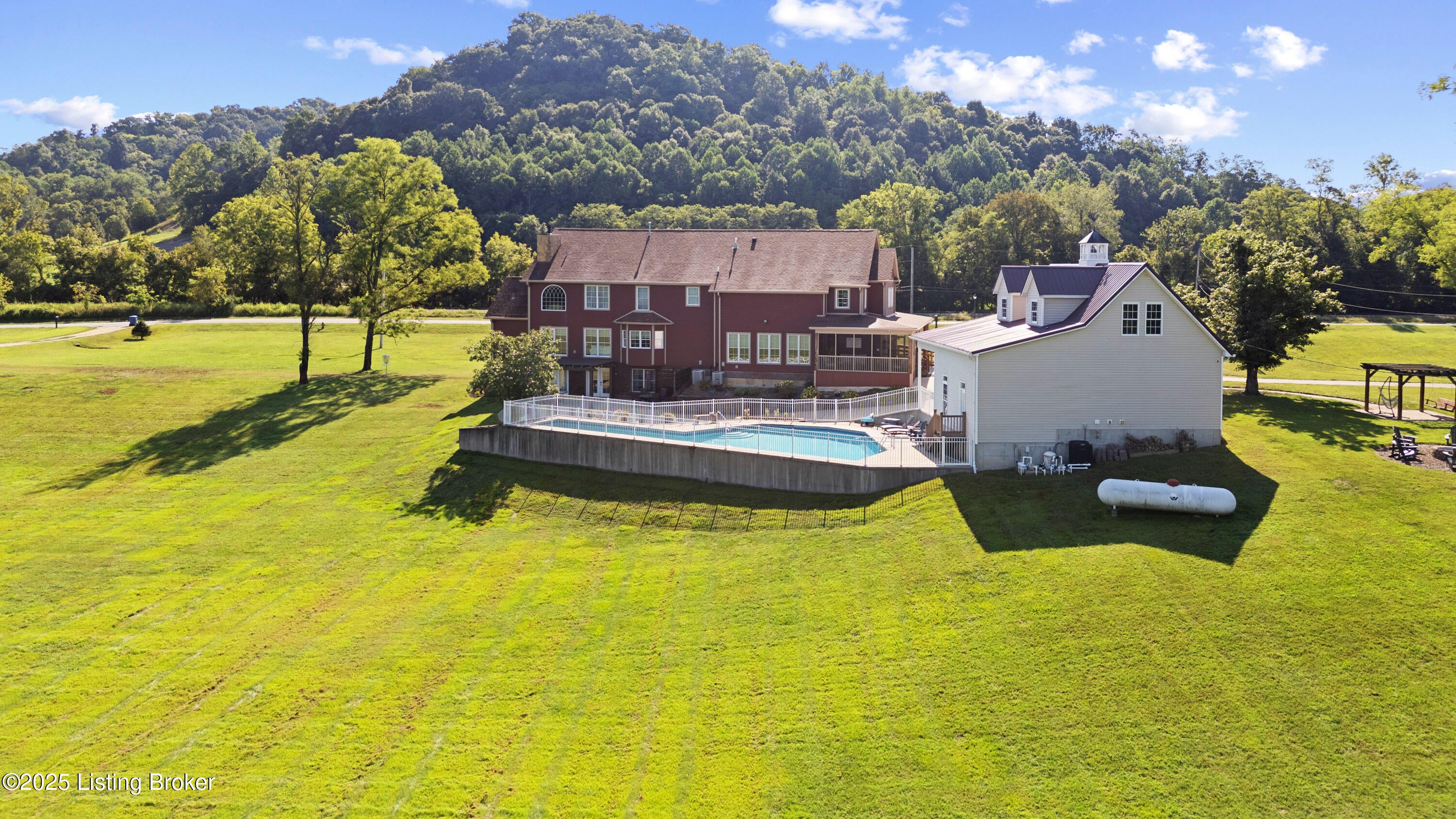 Louisville, Kentucky, 40272, United States, 6 Bedrooms Bedrooms, ,6 BathroomsBathrooms,Residential,Active,1929692