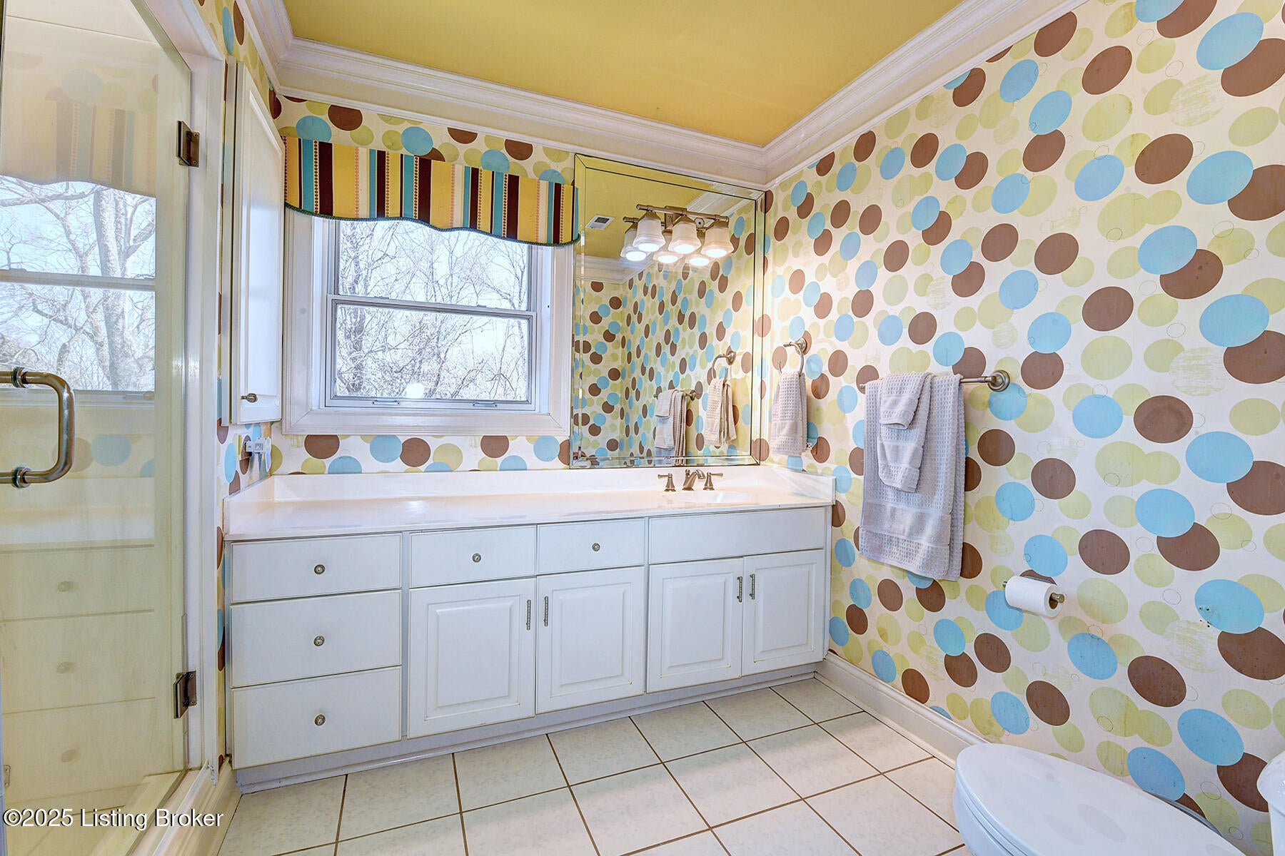 Louisville, Kentucky, 40220, United States, 5 Bedrooms Bedrooms, ,7 BathroomsBathrooms,Residential,Active,1953976