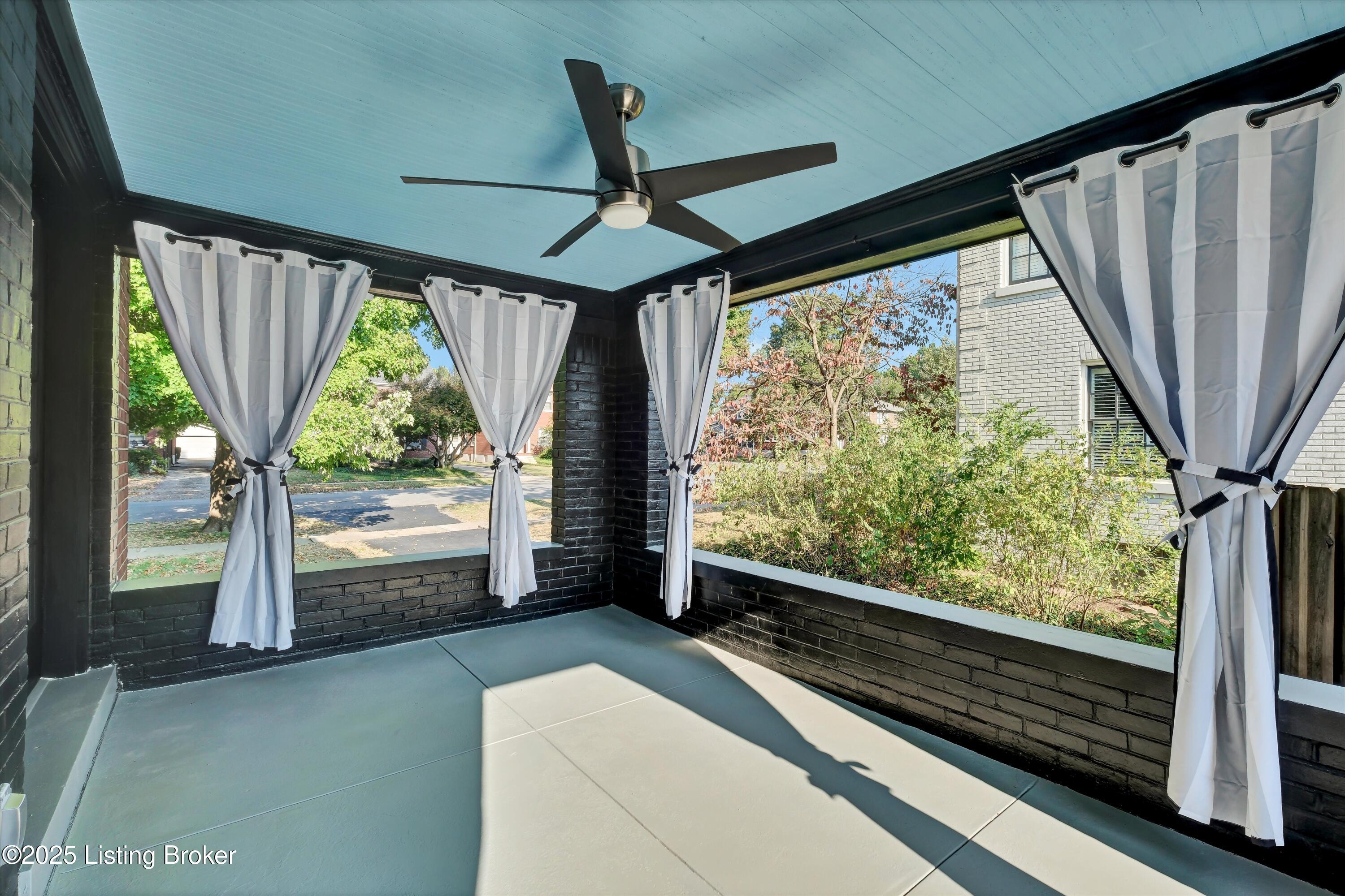 Louisville, Kentucky, 40205, United States, 4 Bedrooms Bedrooms, ,5 BathroomsBathrooms,Residential,Active,1996579