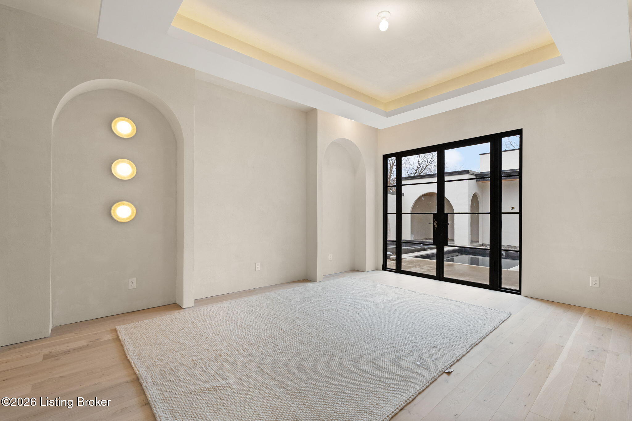 Shelbyville, Kentucky, 40065, United States, 5 Bedrooms Bedrooms, ,5 BathroomsBathrooms,Residential,Active,2007617