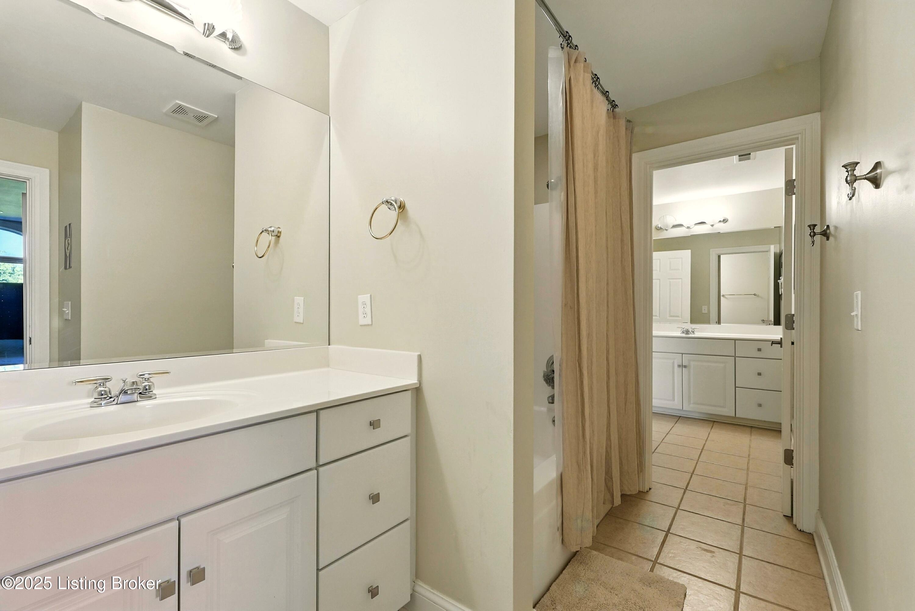 Louisville, Kentucky, 40223, United States, 5 Bedrooms Bedrooms, ,5 BathroomsBathrooms,Residential,Active,1968407