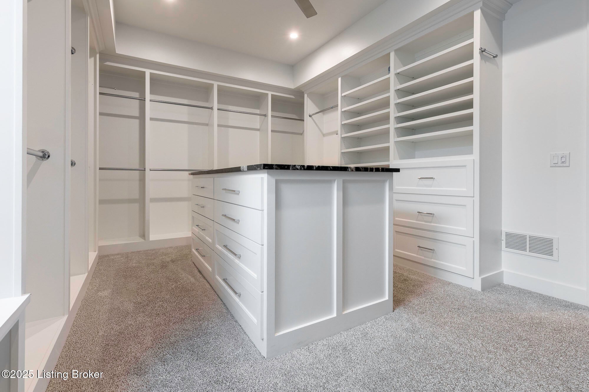 Prospect, Kentucky, 40059, United States, 5 Bedrooms Bedrooms, ,7 BathroomsBathrooms,Residential,Active,1894198