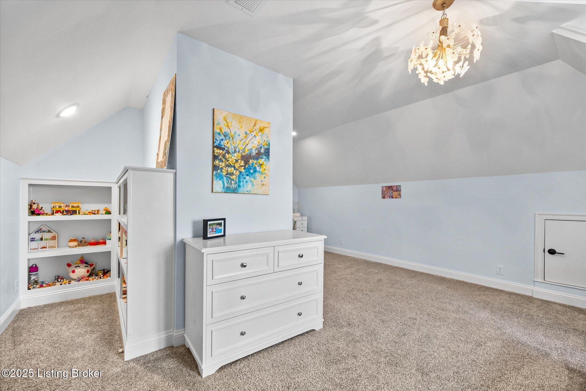 Crestwood, Kentucky, 40014, United States, 6 Bedrooms Bedrooms, ,5 BathroomsBathrooms,Residential,Active,1926918