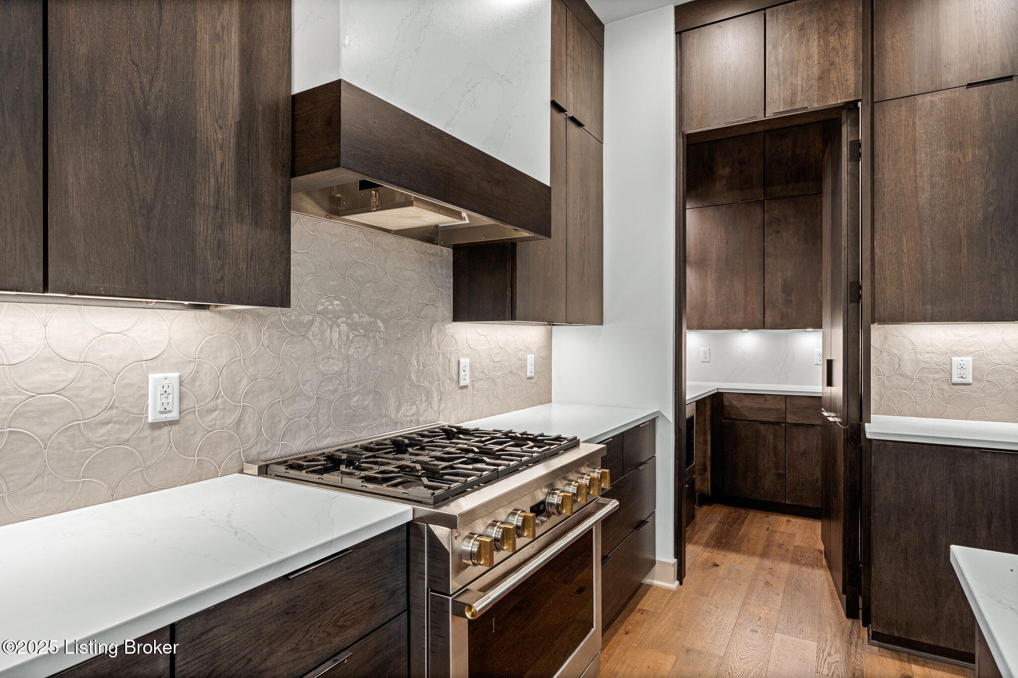 Prospect, Kentucky, 40059, United States, 6 Bedrooms Bedrooms, ,5 BathroomsBathrooms,Residential,Active,1926893