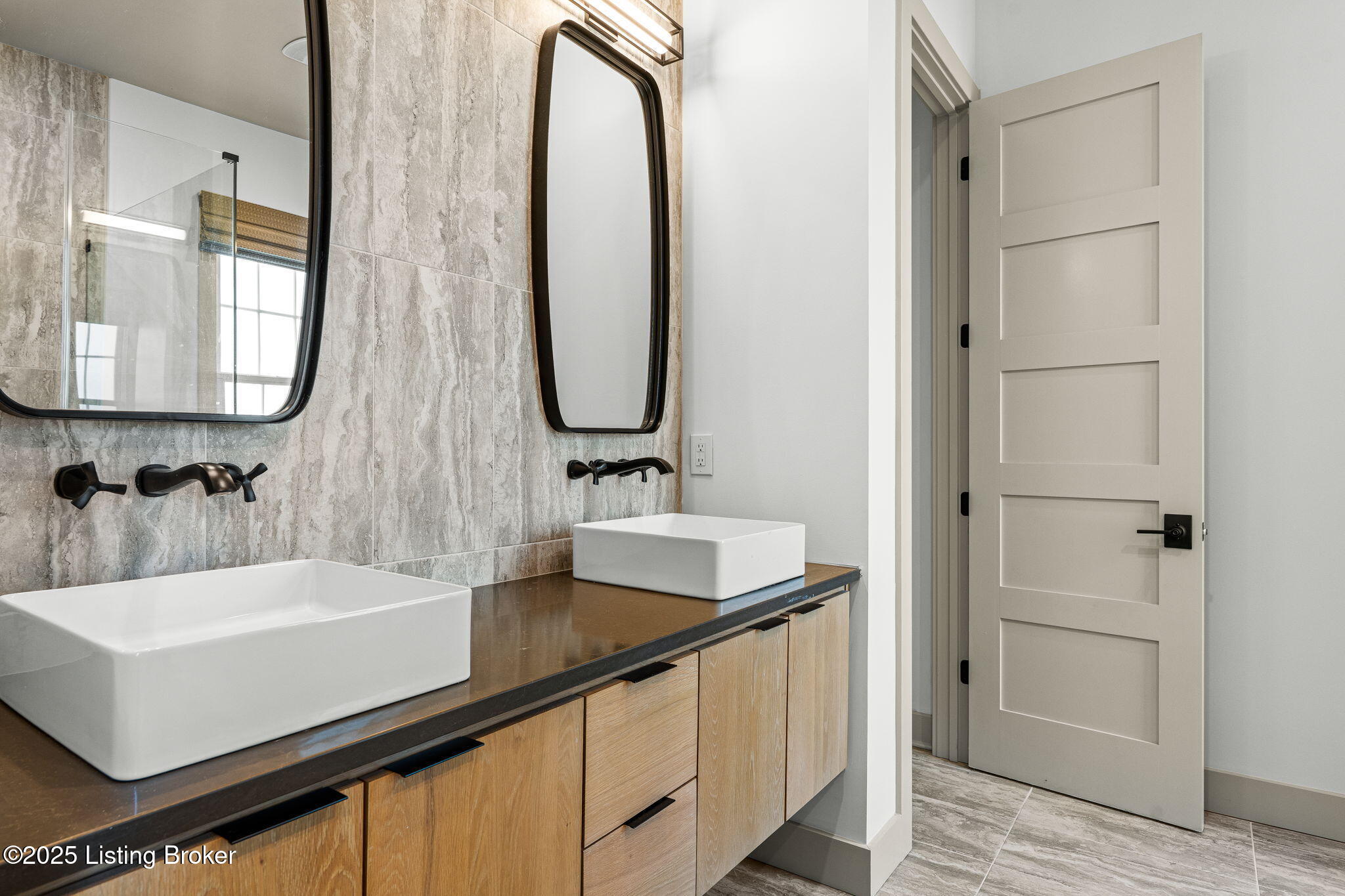 Prospect, Kentucky, 40059, United States, 6 Bedrooms Bedrooms, ,5 BathroomsBathrooms,Residential,Active,1926893