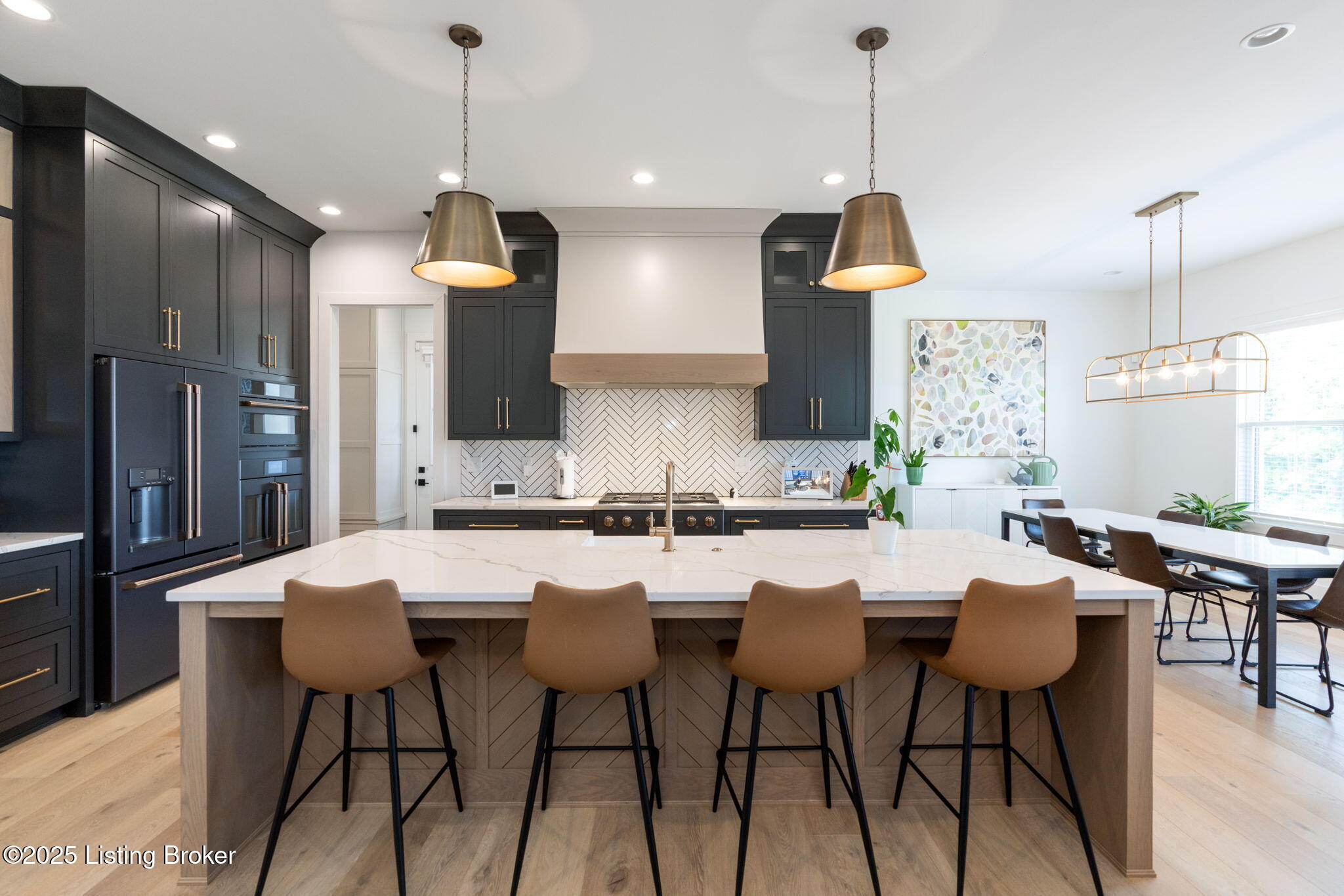 Crestwood, Kentucky, 40014, United States, 5 Bedrooms Bedrooms, ,5 BathroomsBathrooms,Residential,Active,1880027