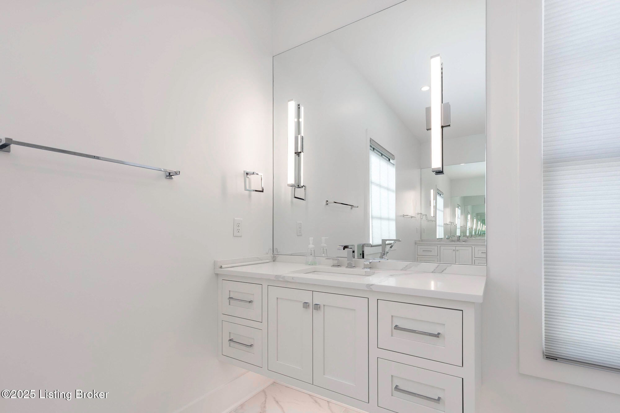 Prospect, Kentucky, 40059, United States, 5 Bedrooms Bedrooms, ,7 BathroomsBathrooms,Residential,Active,1894198