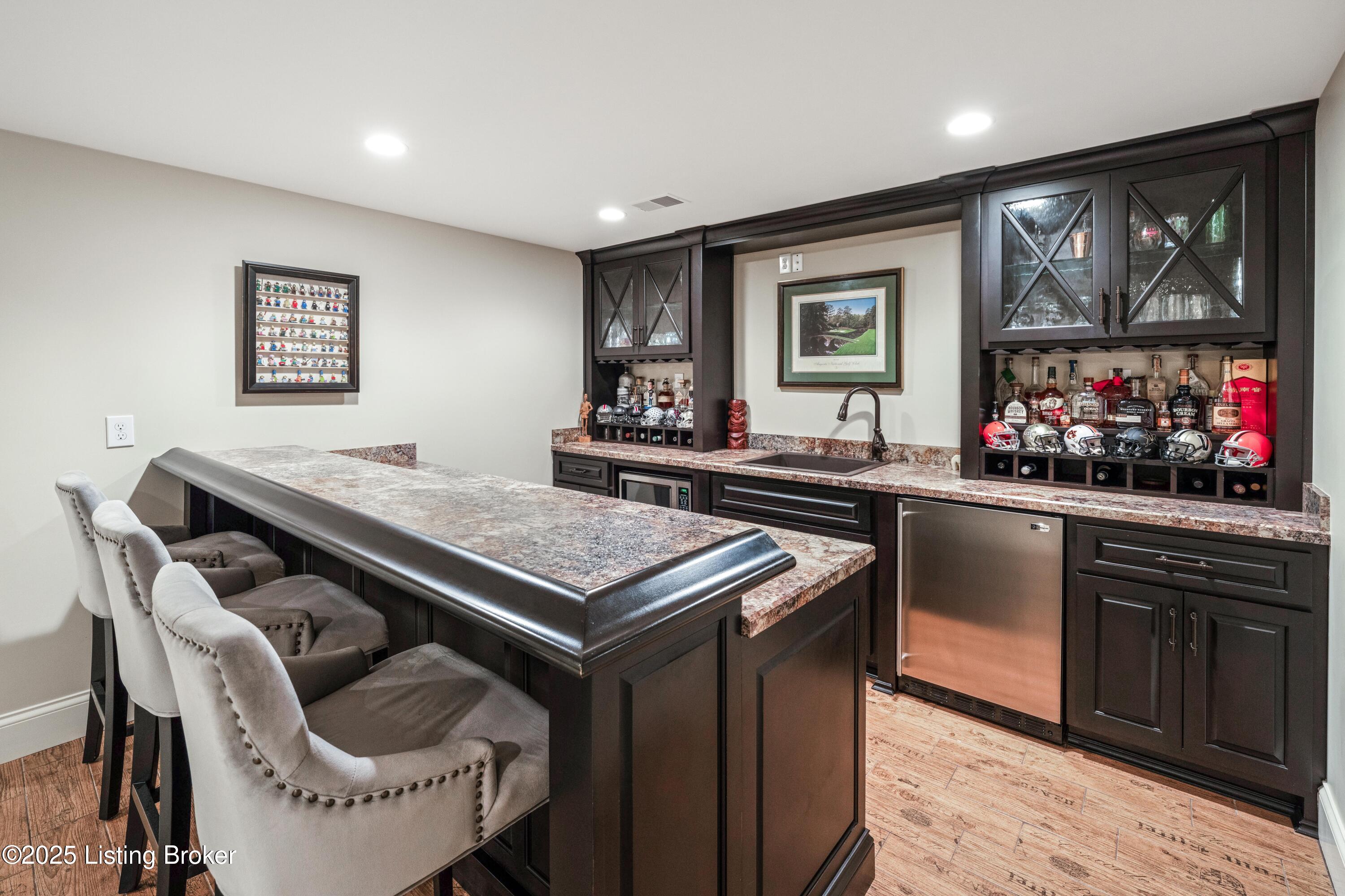 Prospect, Kentucky, 40059, United States, 4 Bedrooms Bedrooms, ,4 BathroomsBathrooms,Residential,Active,1969754