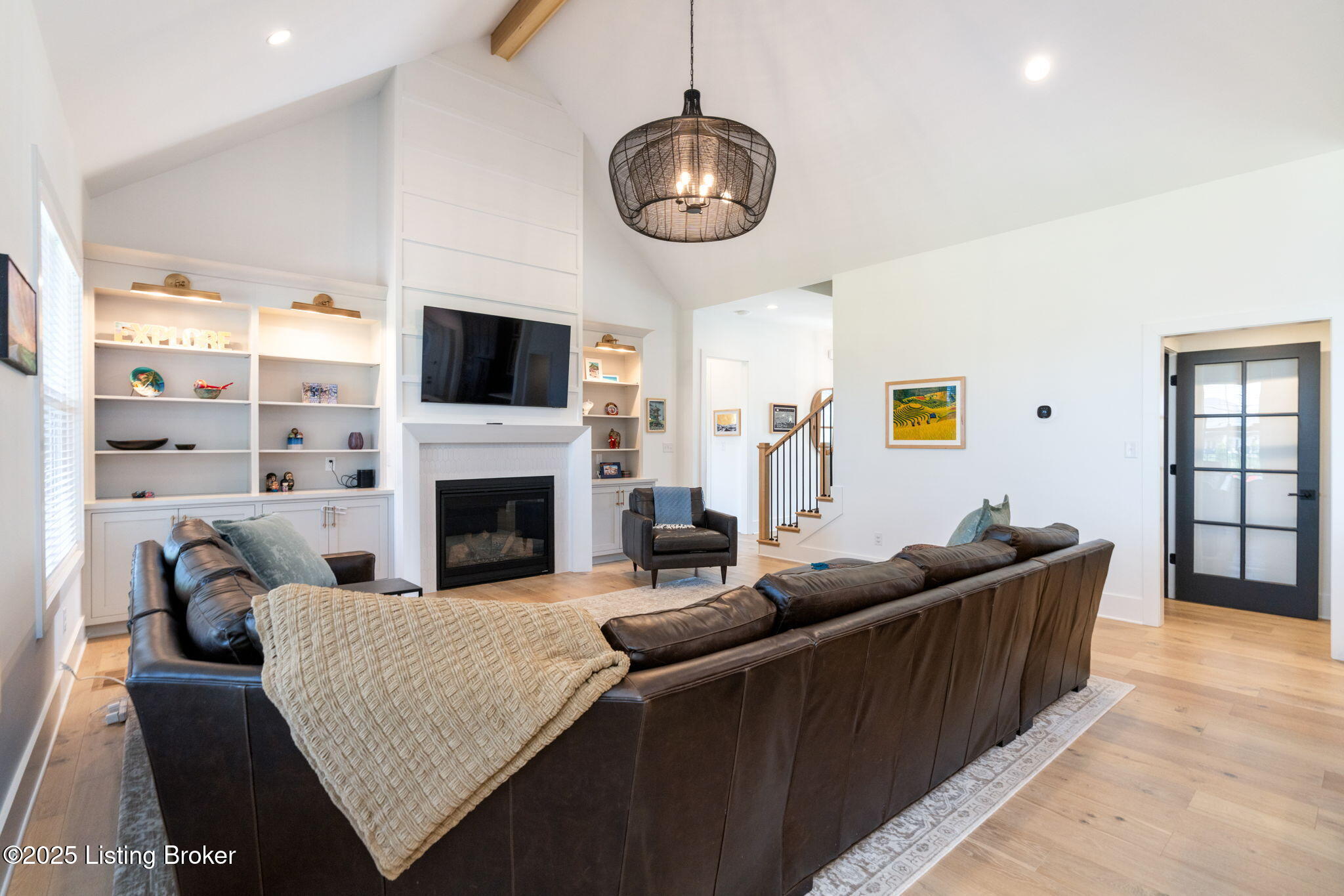 Crestwood, Kentucky, 40014, United States, 5 Bedrooms Bedrooms, ,5 BathroomsBathrooms,Residential,Active,1880027