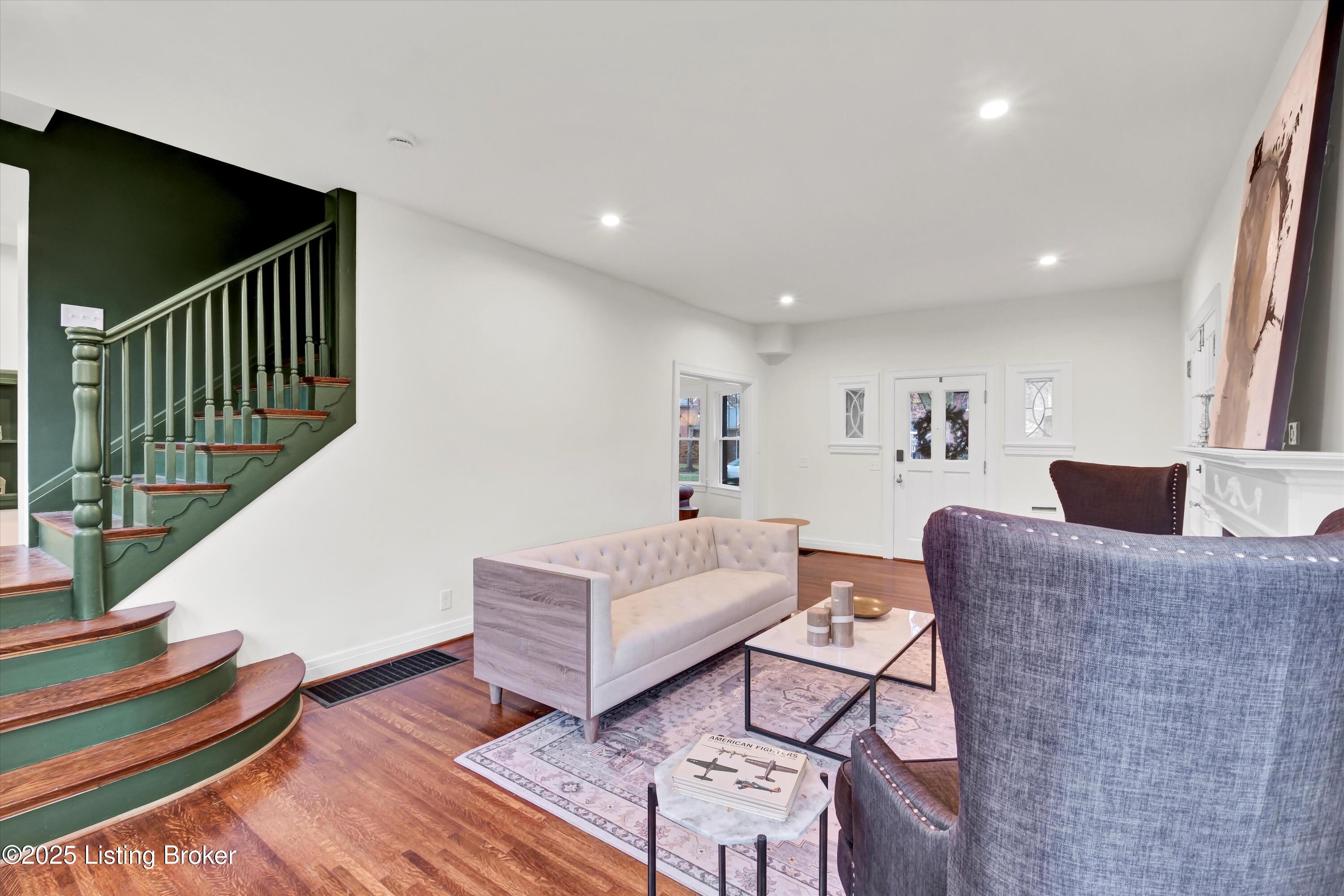 Louisville, Kentucky, 40205, United States, 4 Bedrooms Bedrooms, ,5 BathroomsBathrooms,Residential,Active,1996579