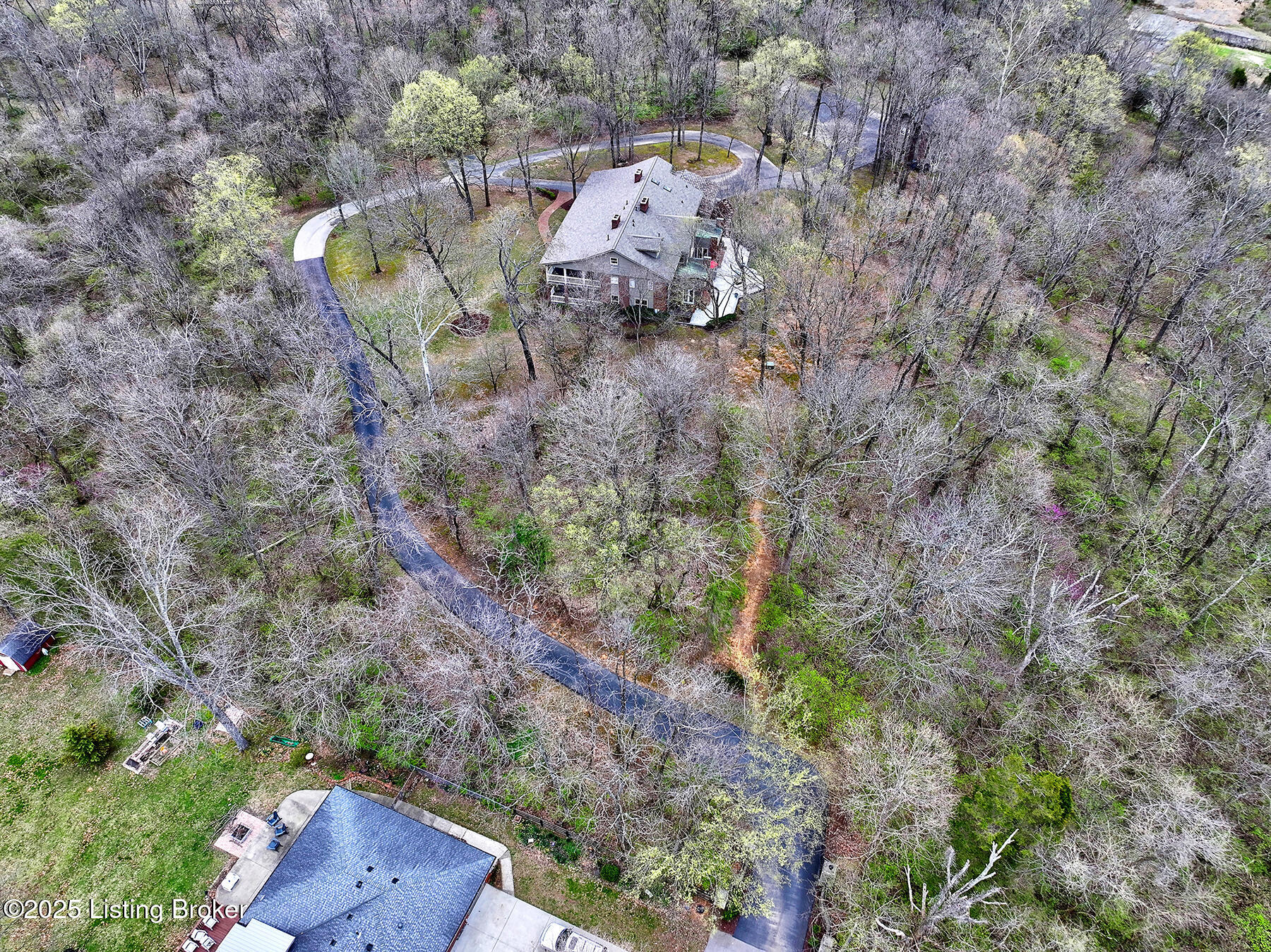 Louisville, Kentucky, 40220, United States, 5 Bedrooms Bedrooms, ,7 BathroomsBathrooms,Residential,Active,1953976