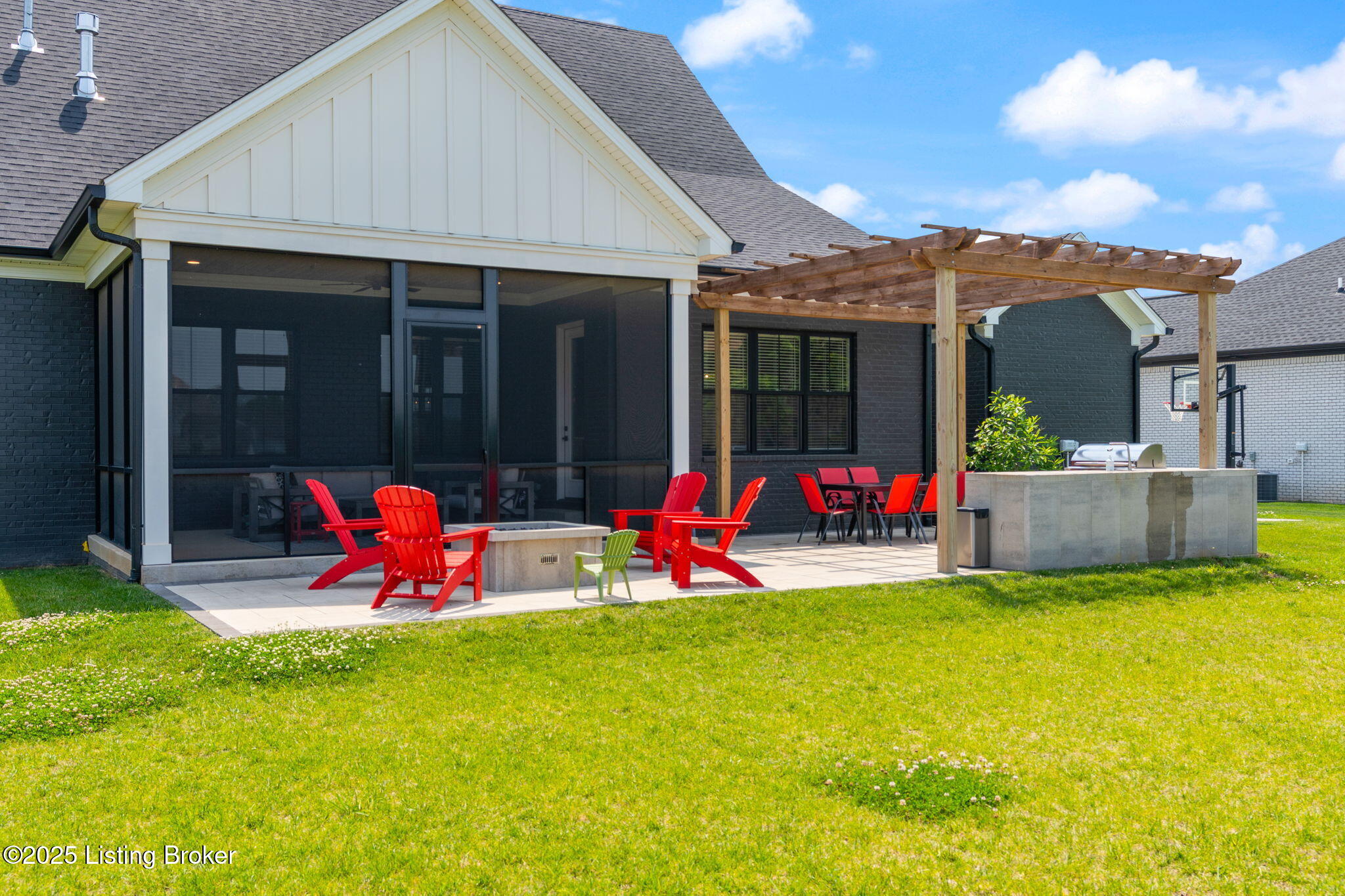 Crestwood, Kentucky, 40014, United States, 5 Bedrooms Bedrooms, ,5 BathroomsBathrooms,Residential,Active,1880027