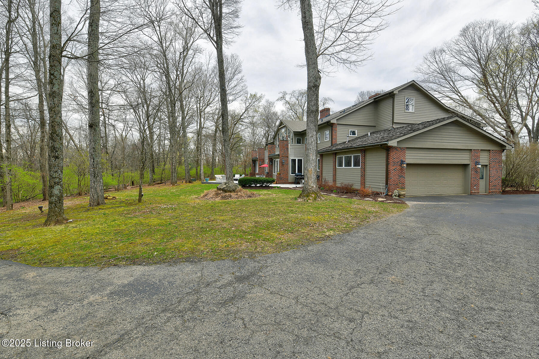 Louisville, Kentucky, 40220, United States, 5 Bedrooms Bedrooms, ,7 BathroomsBathrooms,Residential,Active,1953976
